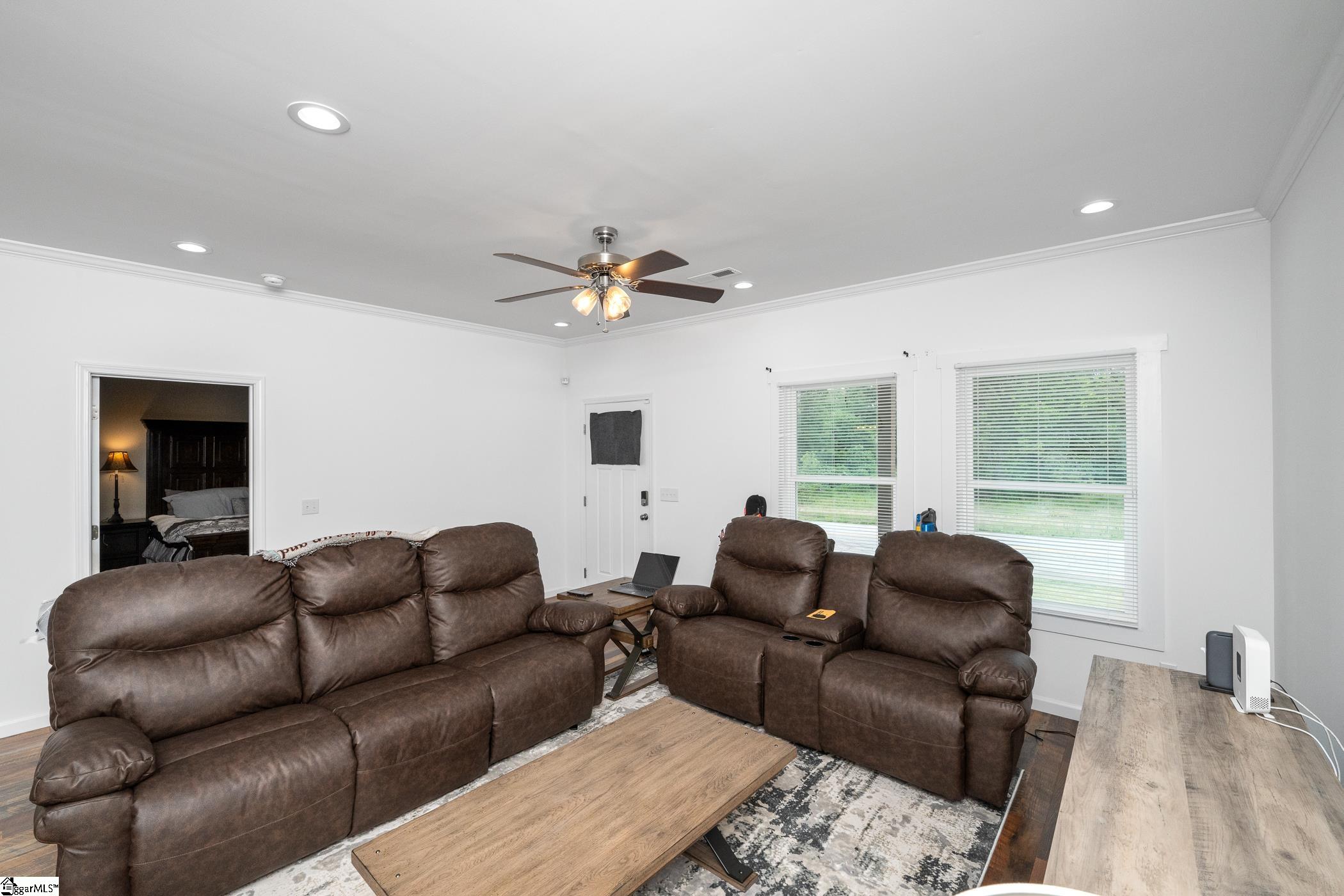 315 W Broad Street Iva, SC 29655