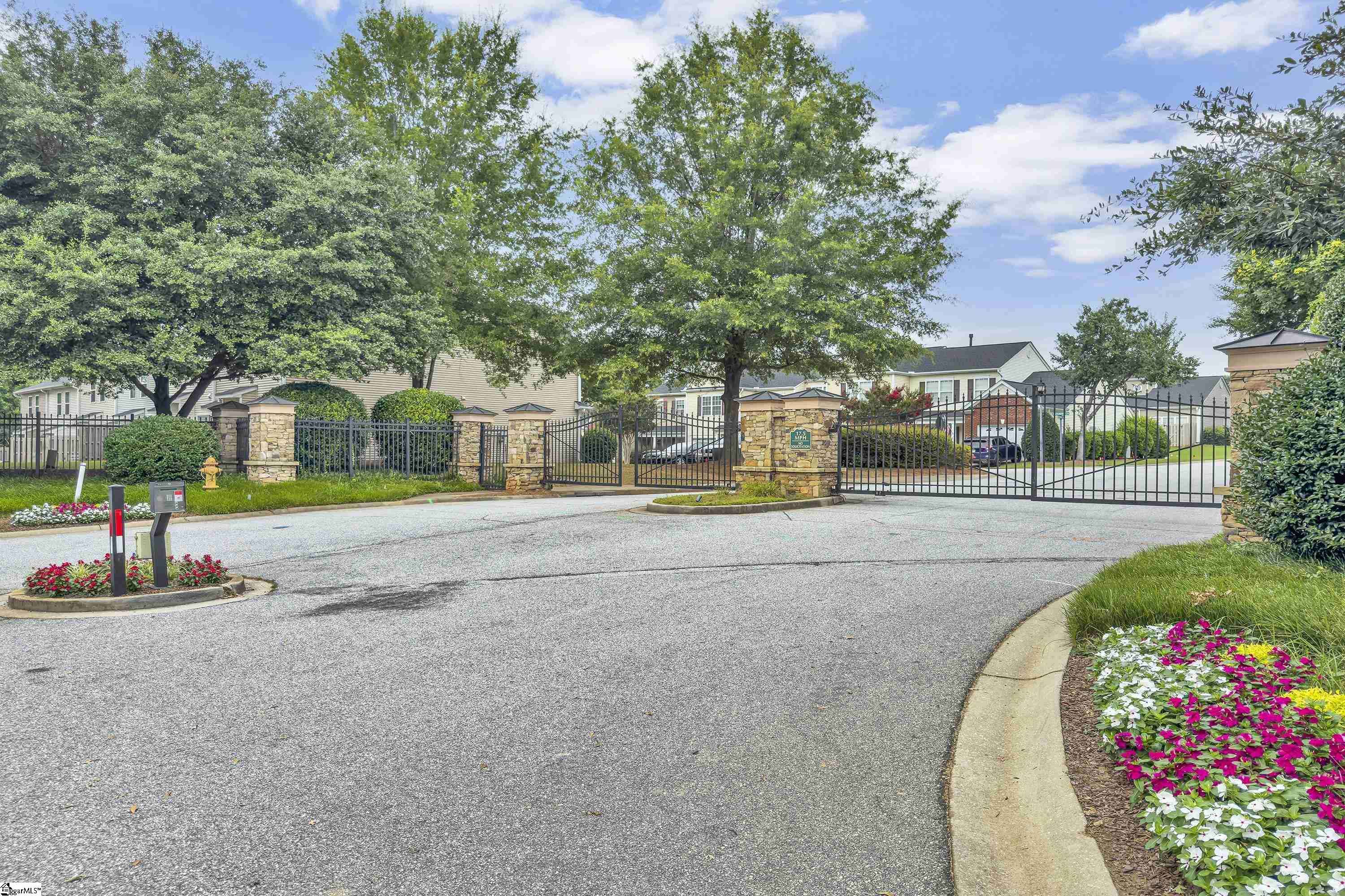 184 Shady Grove Drive Simpsonville, SC 29681