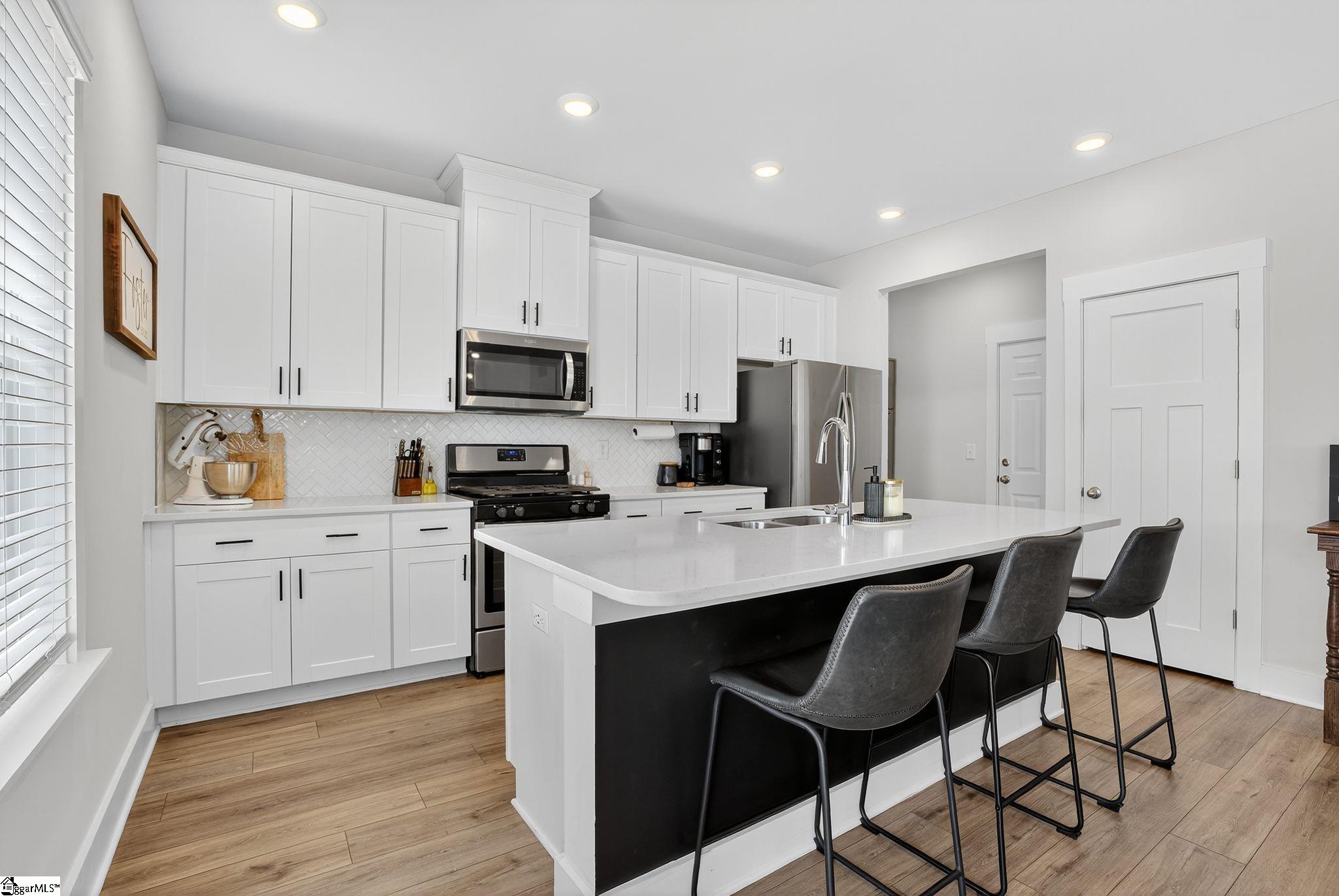 10 Shorncliffe Road Simpsonville, SC 29680
