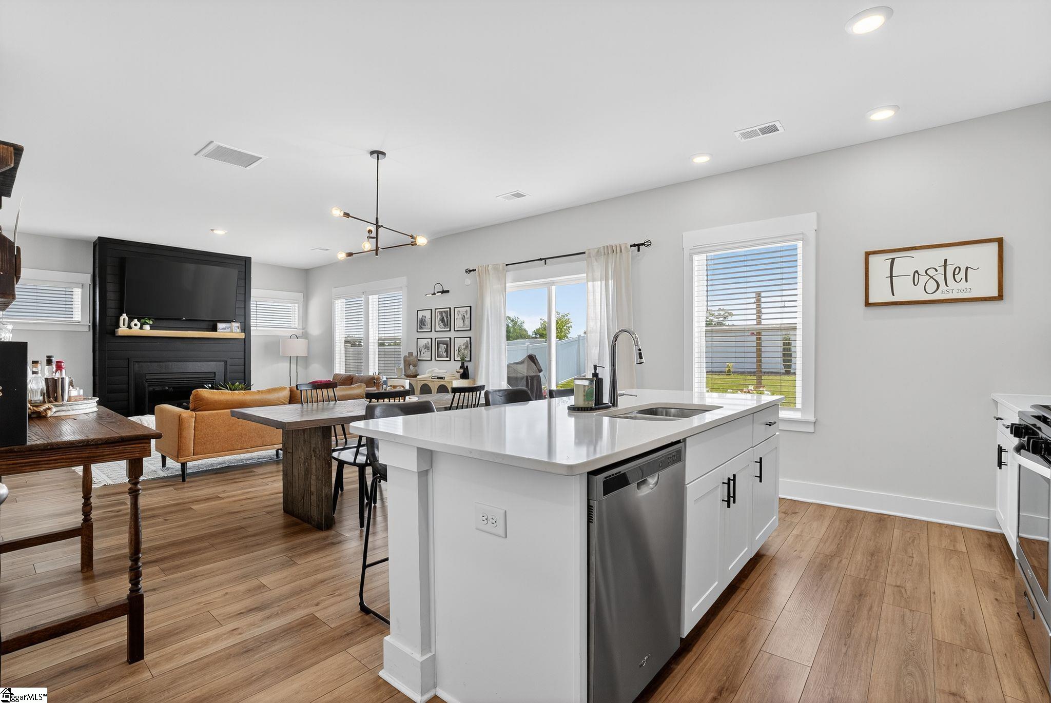 10 Shorncliffe Road Simpsonville, SC 29680