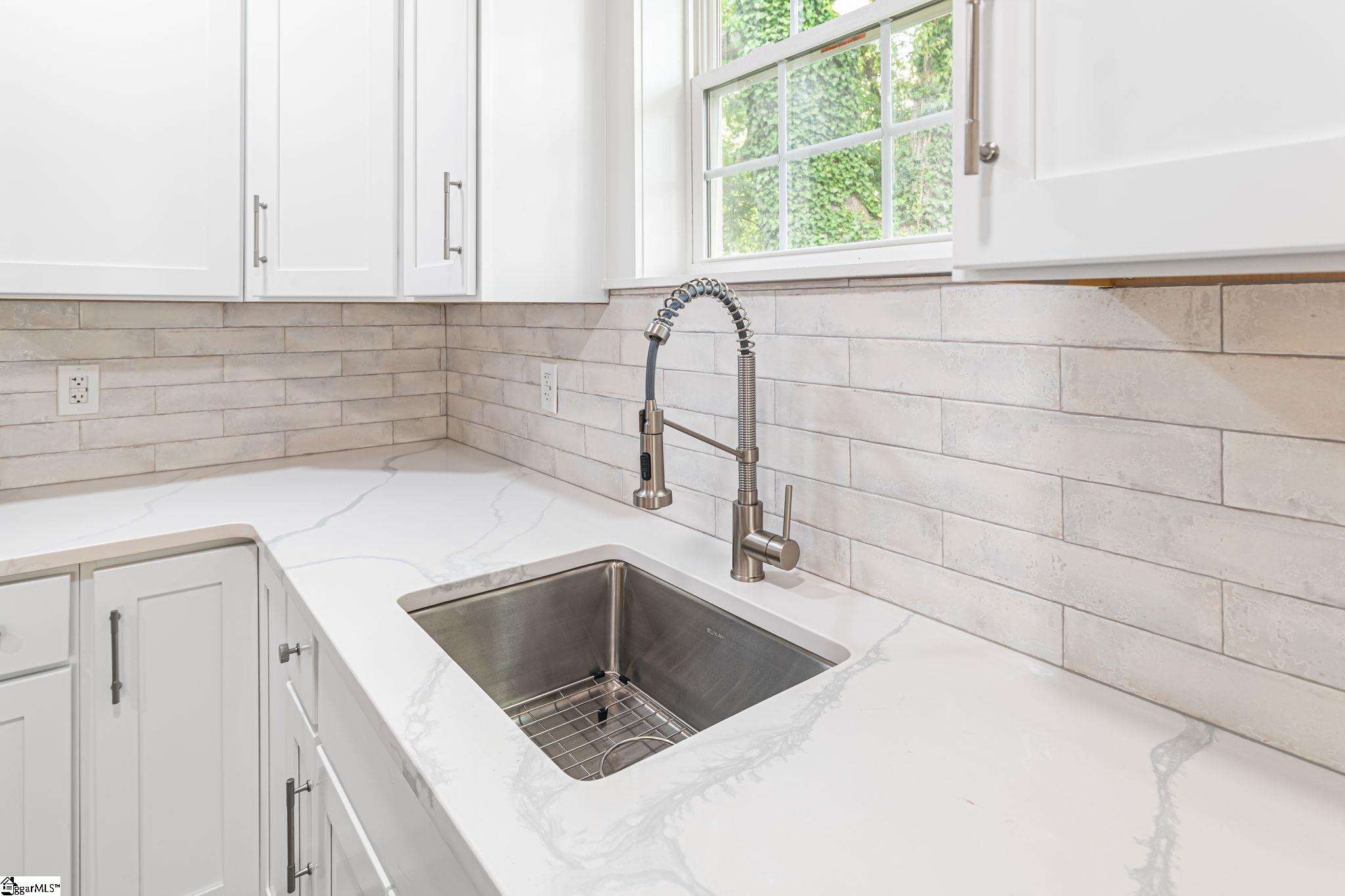 20 Lyncrest Street Greenville, SC 29611