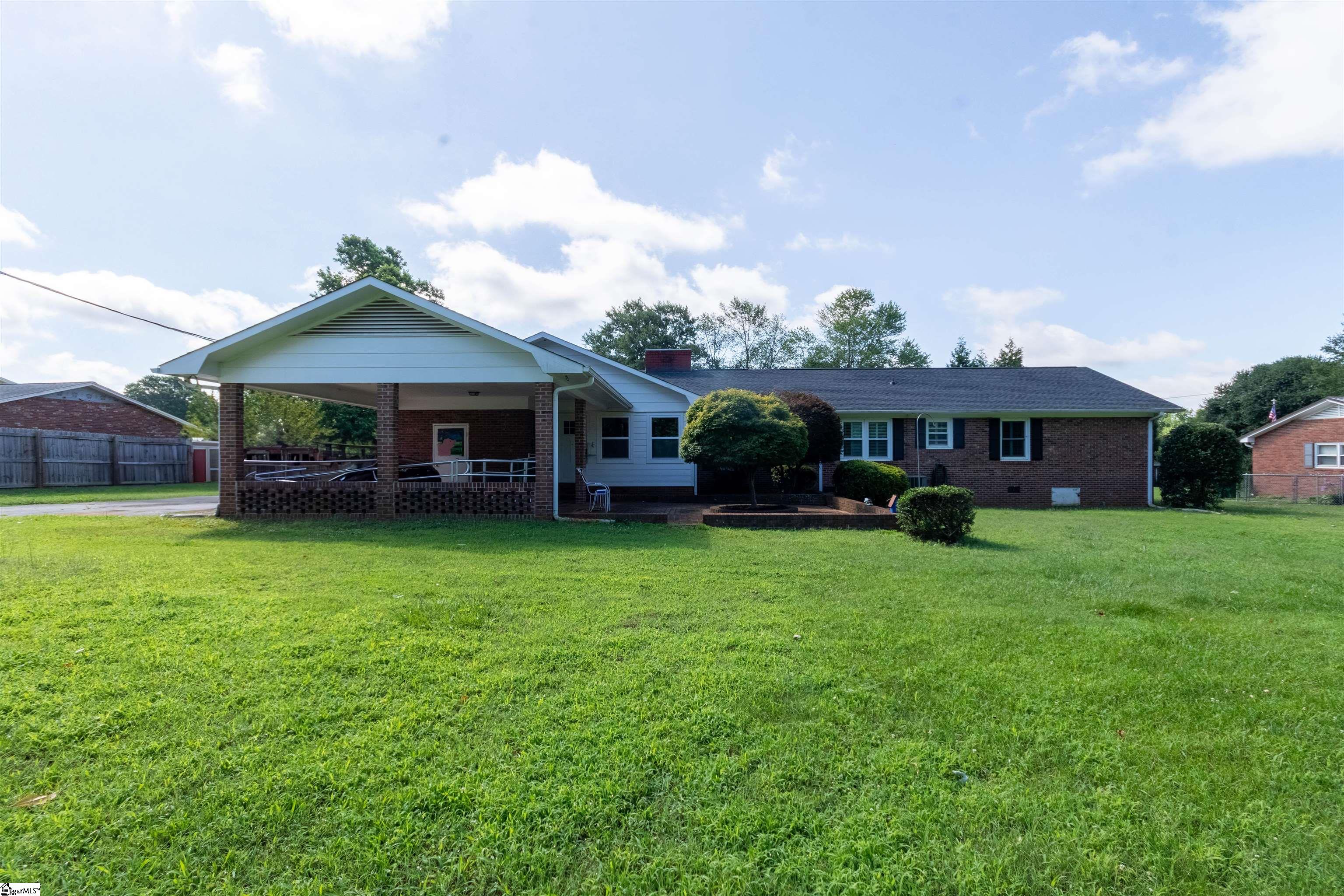 315 Lowndes Drive Spartanburg, SC 29307