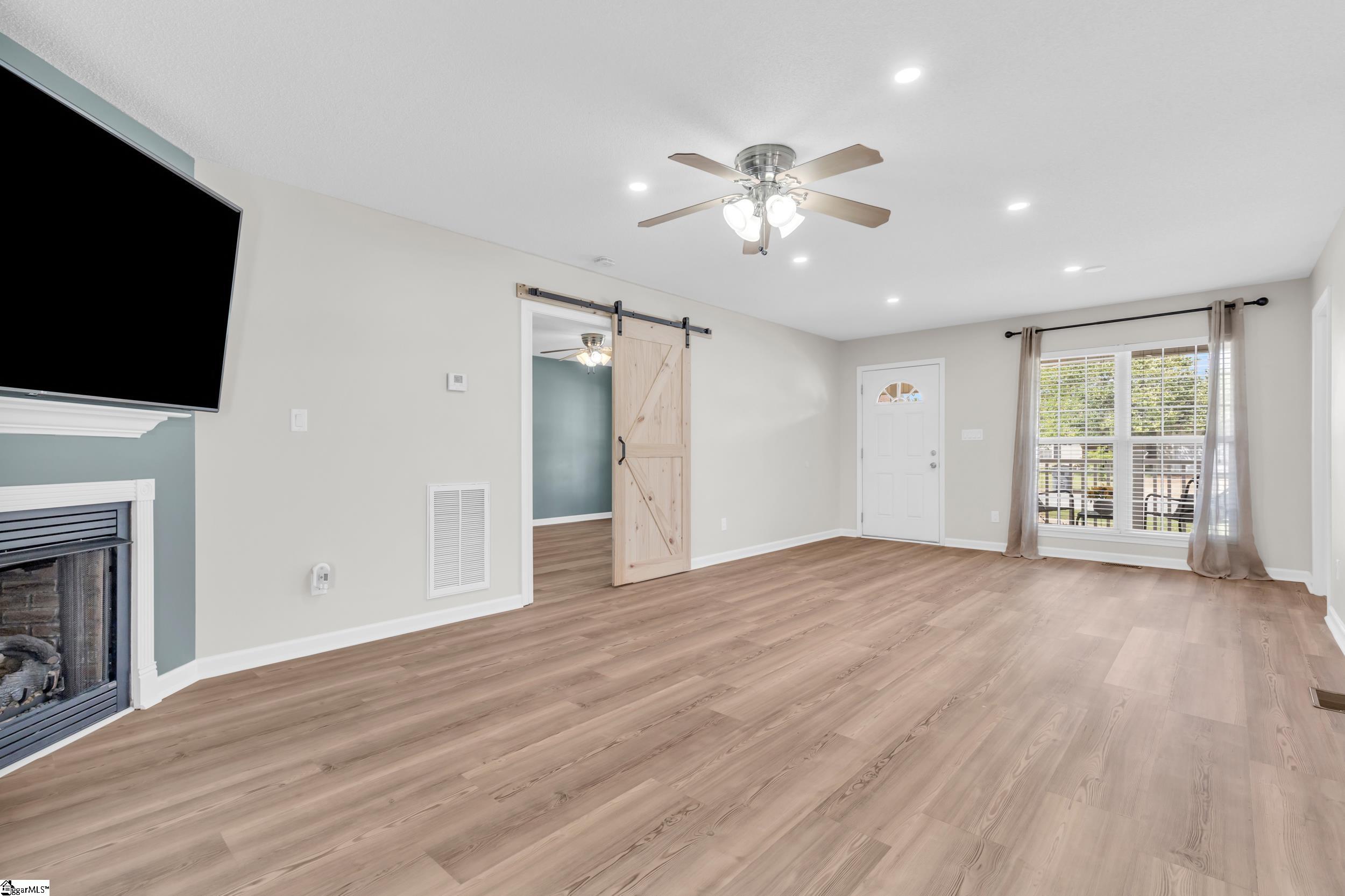 330 Split Oak Lane Inman, SC 29349