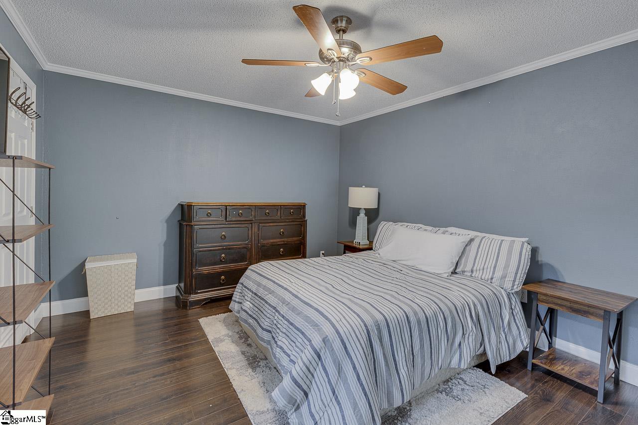 561 Waspnest Road Wellford, SC 29835