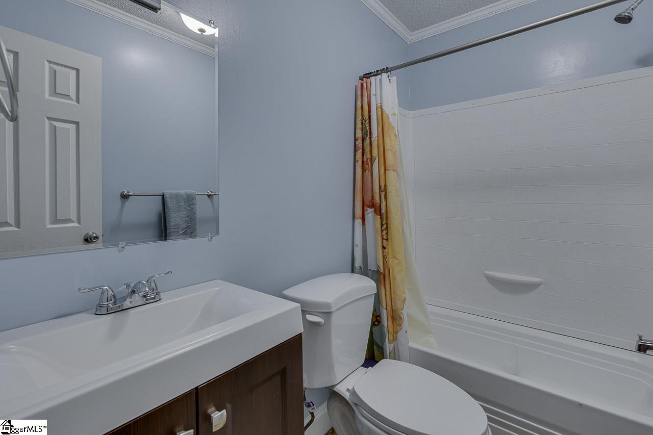 561 Waspnest Road Wellford, SC 29835