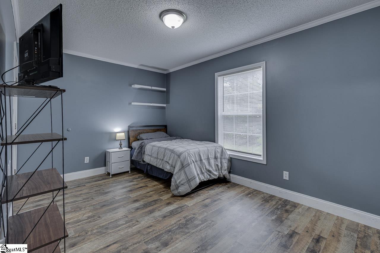 561 Waspnest Road Wellford, SC 29835