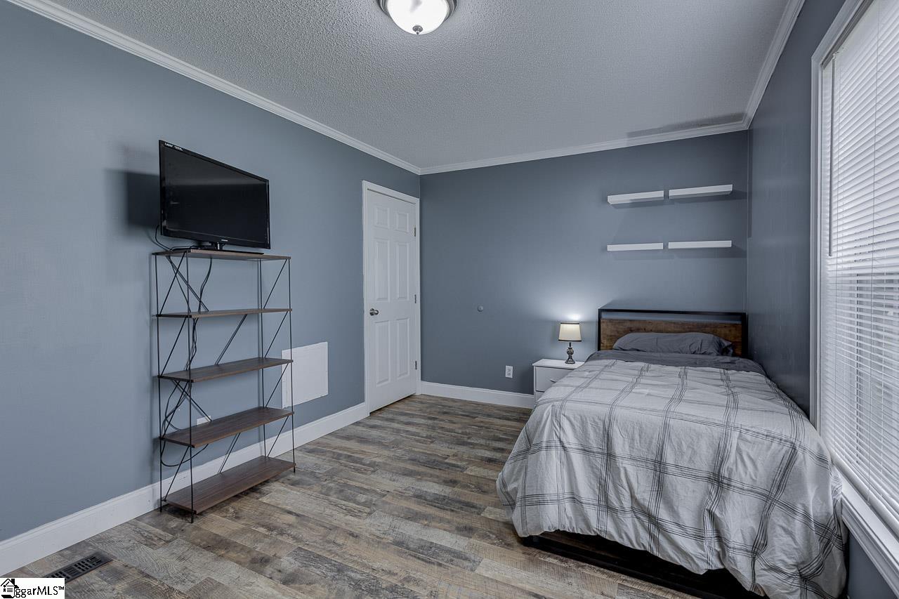 561 Waspnest Road Wellford, SC 29835