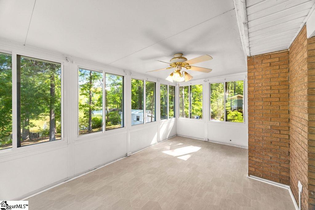 307 Pine Lake Court Spartanburg, SC 29301