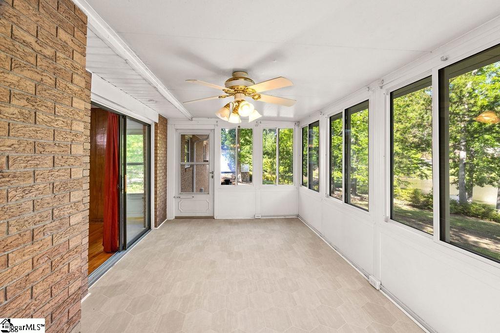 307 Pine Lake Court Spartanburg, SC 29301