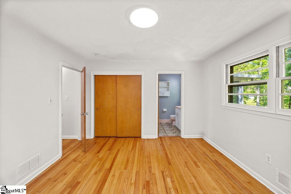 307 Pine Lake Court Spartanburg, SC 29301