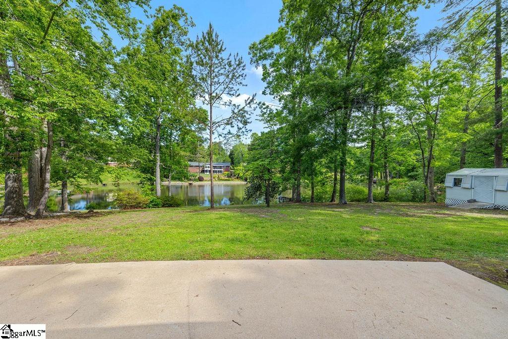 307 Pine Lake Court Spartanburg, SC 29301