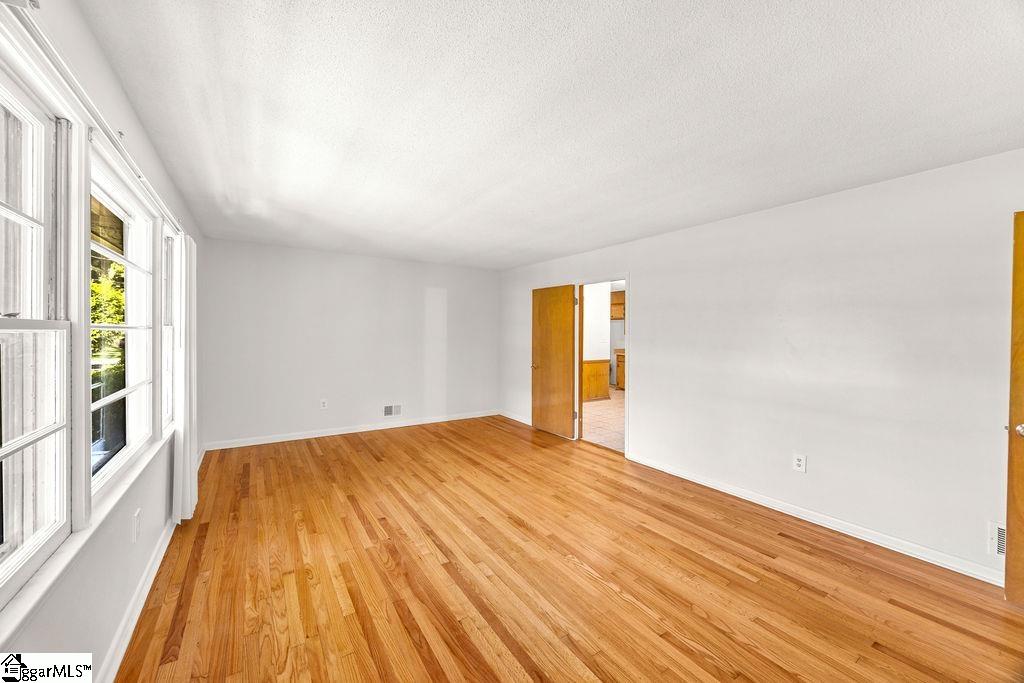 307 Pine Lake Court Spartanburg, SC 29301
