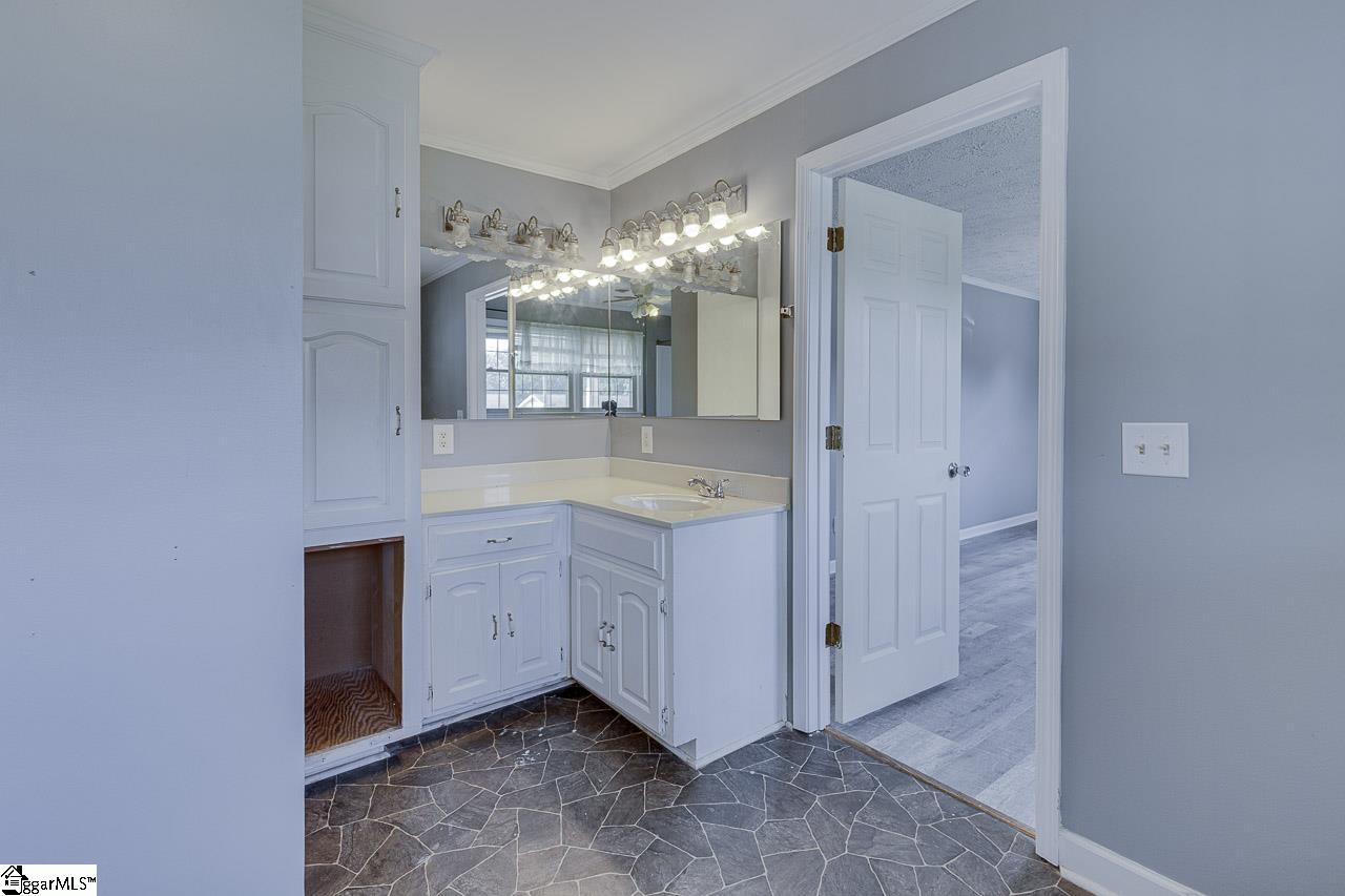 422 Rangeview Circle Greenville, SC 29617
