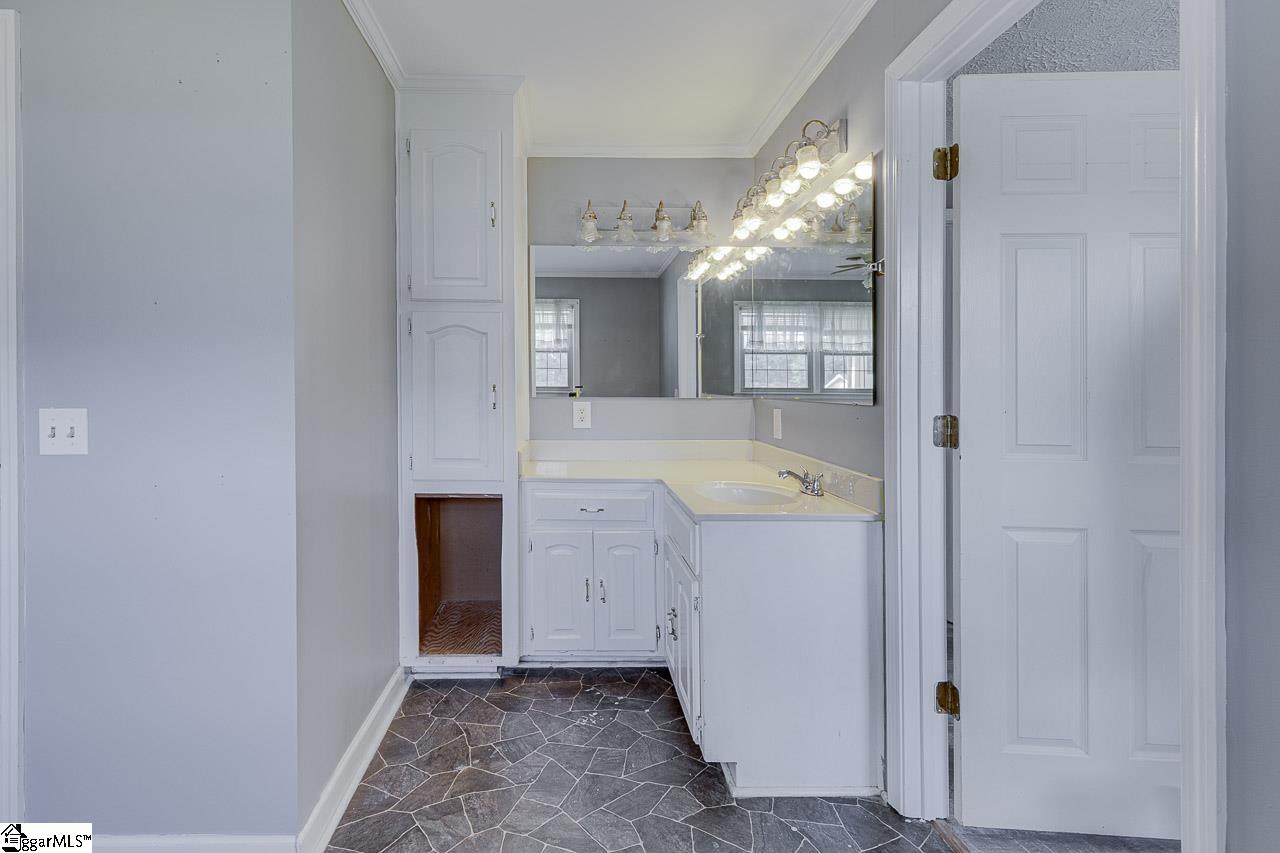 422 Rangeview Circle Greenville, SC 29617