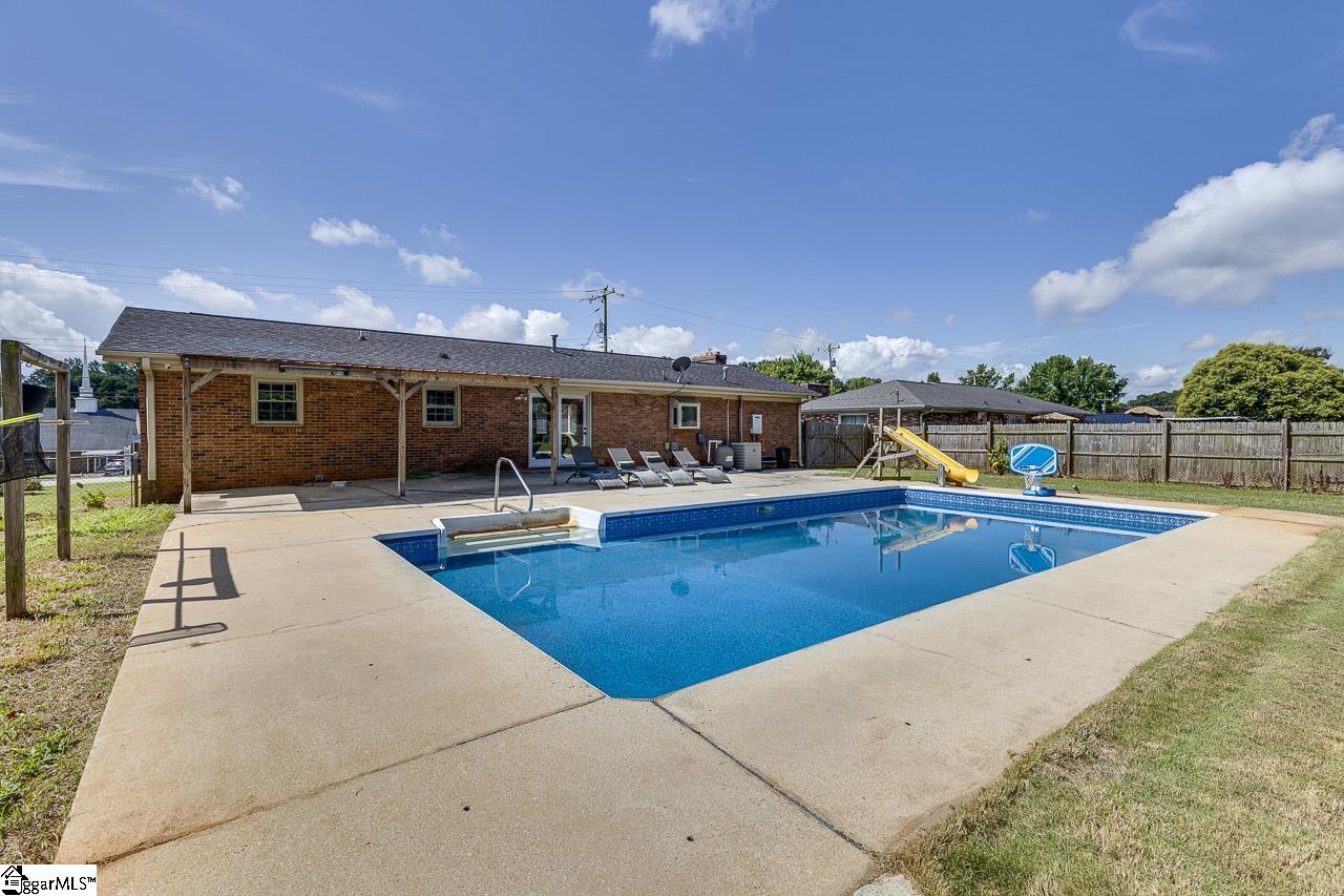 422 Rangeview Circle Greenville, SC 29617
