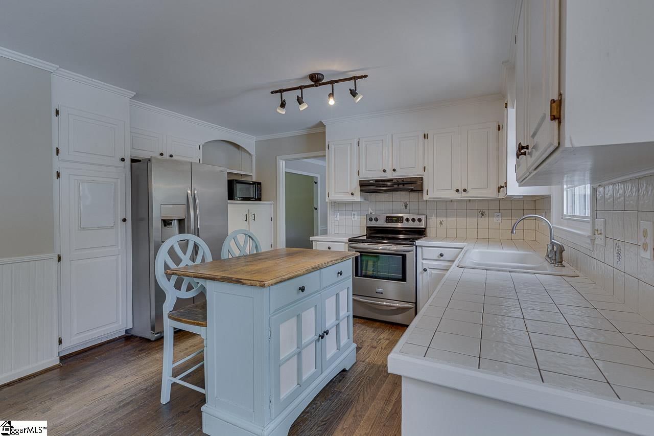 704 E Silverleaf Street Greer, SC 29650