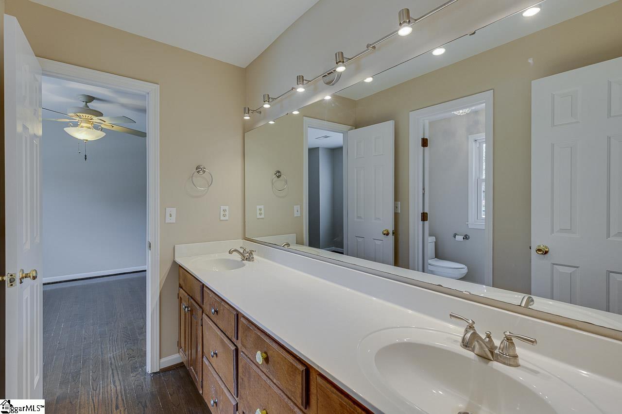 704 E Silverleaf Street Greer, SC 29650