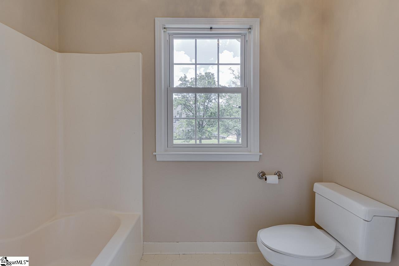 704 E Silverleaf Street Greer, SC 29650