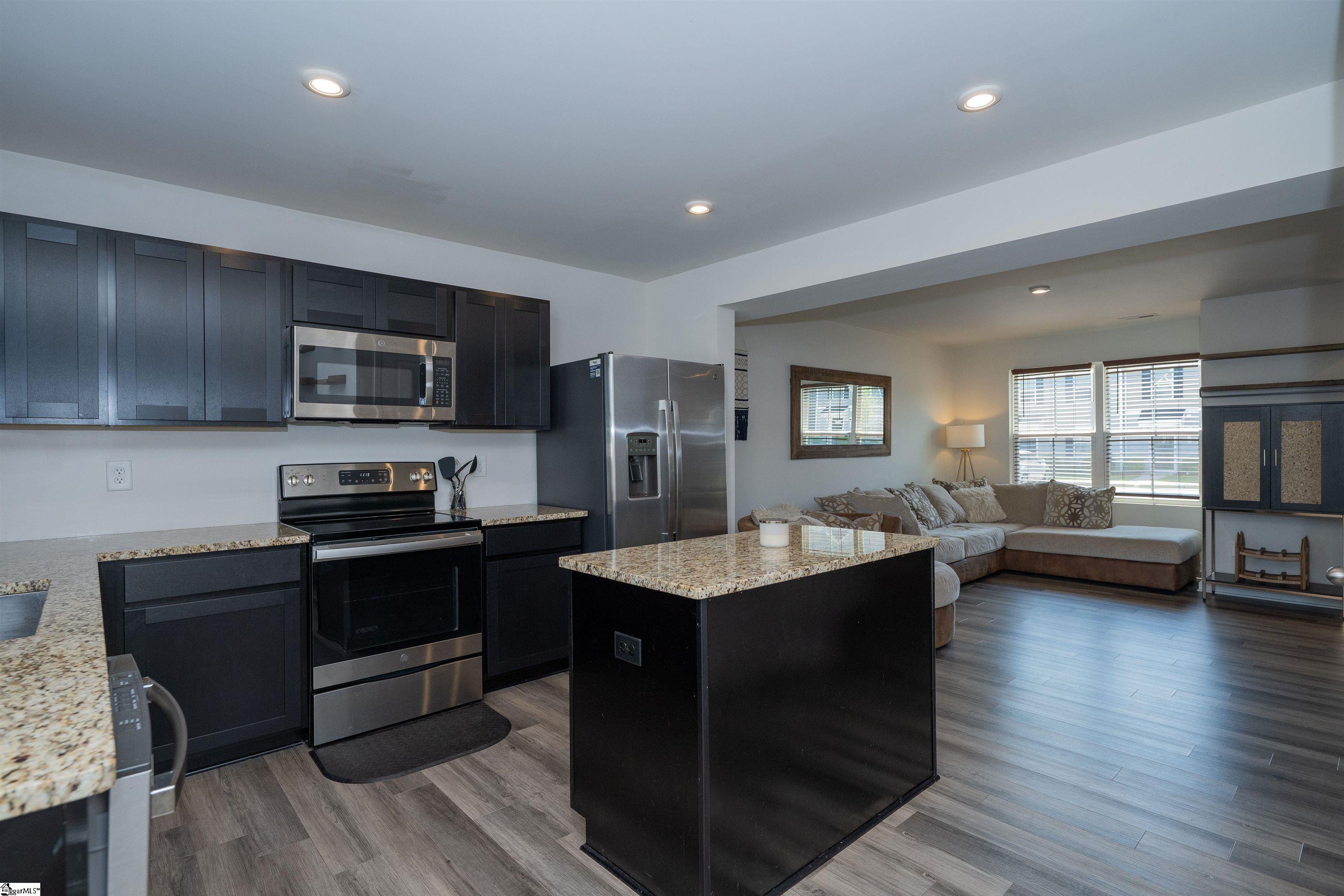 527 Hampton Townes Drive Greenville, SC 29617