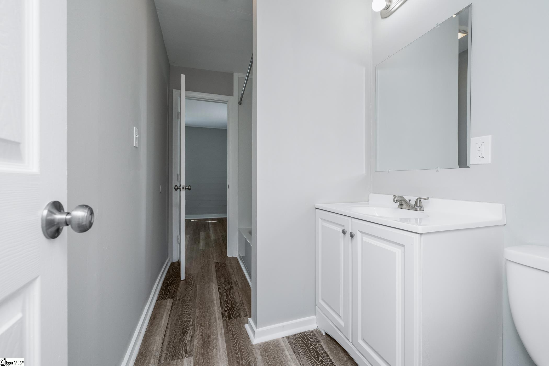 24 2nd Avenue Greenville, SC 29609