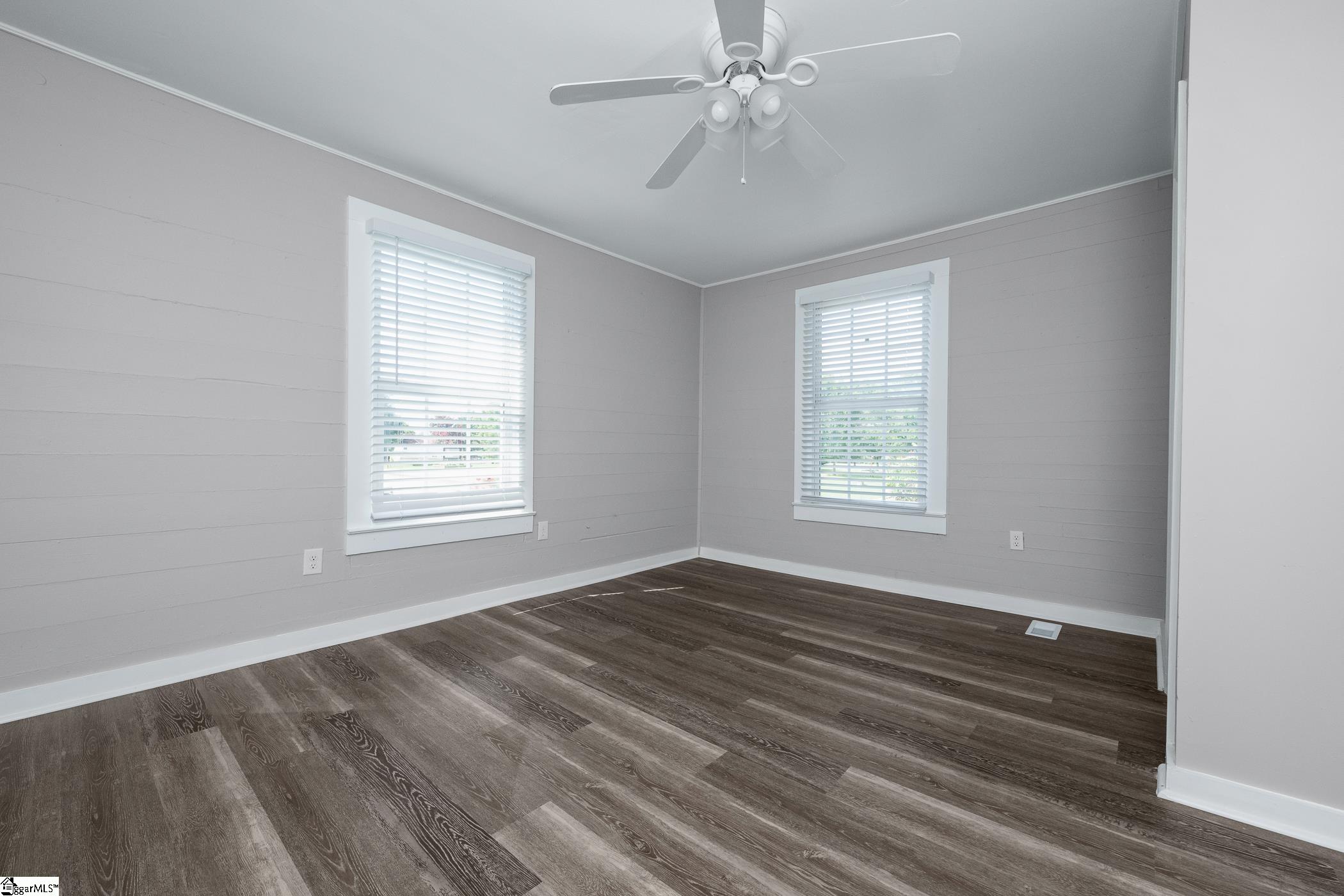 24 2nd Avenue Greenville, SC 29609