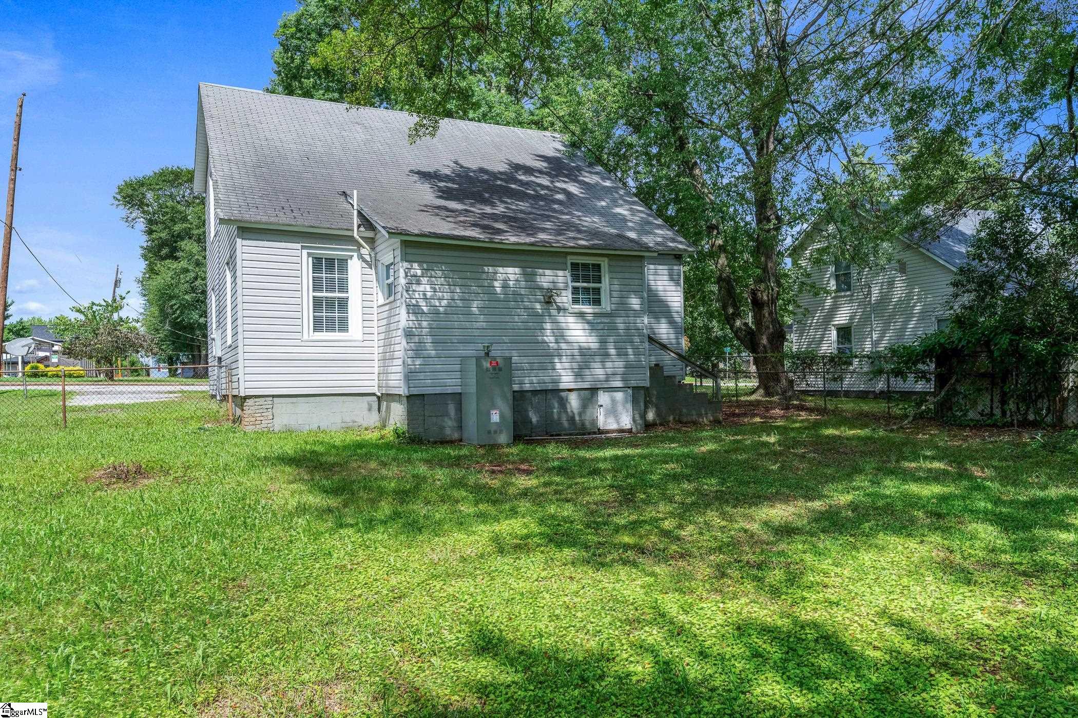 24 2nd Avenue Greenville, SC 29609