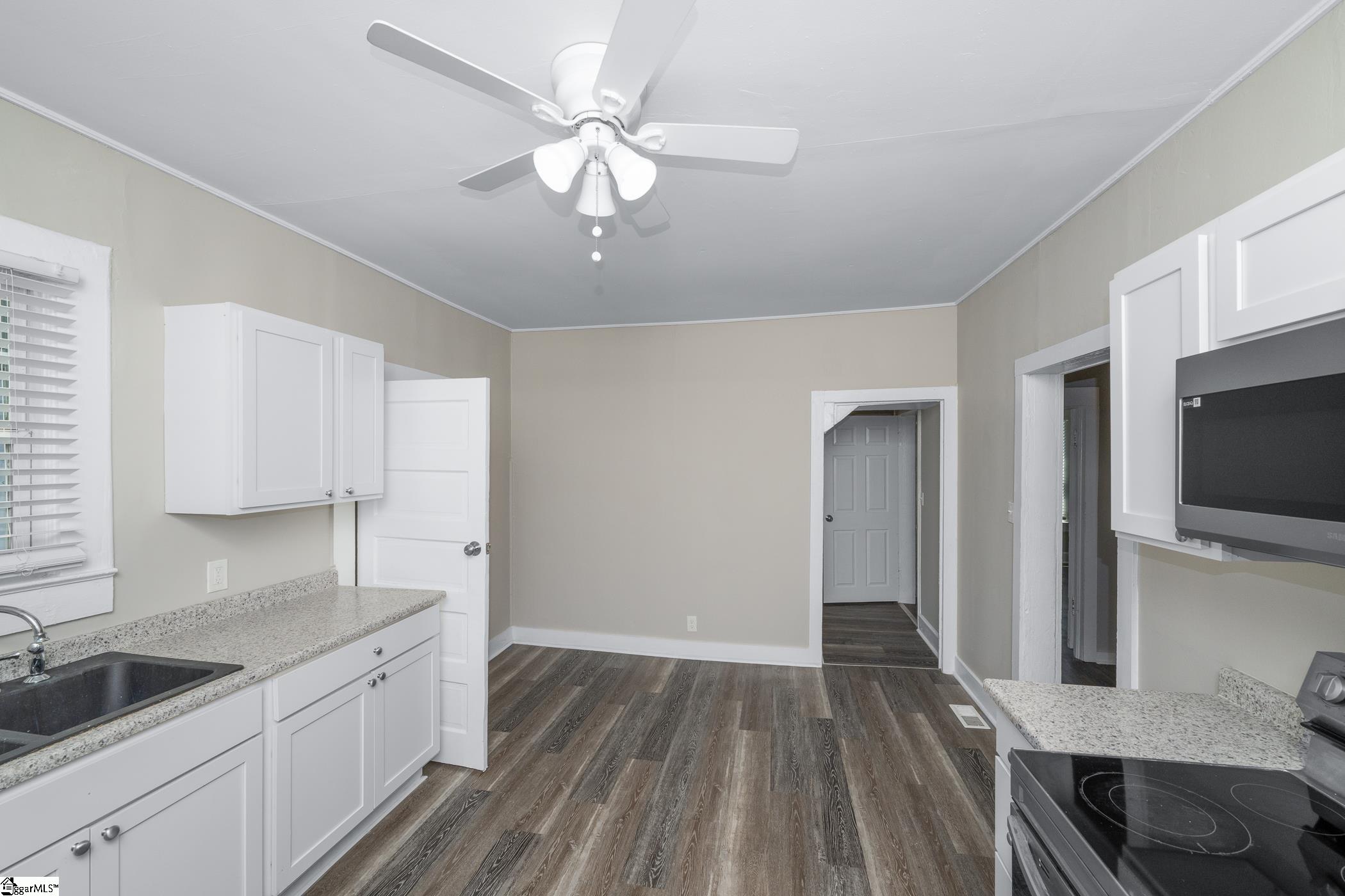 24 2nd Avenue Greenville, SC 29609
