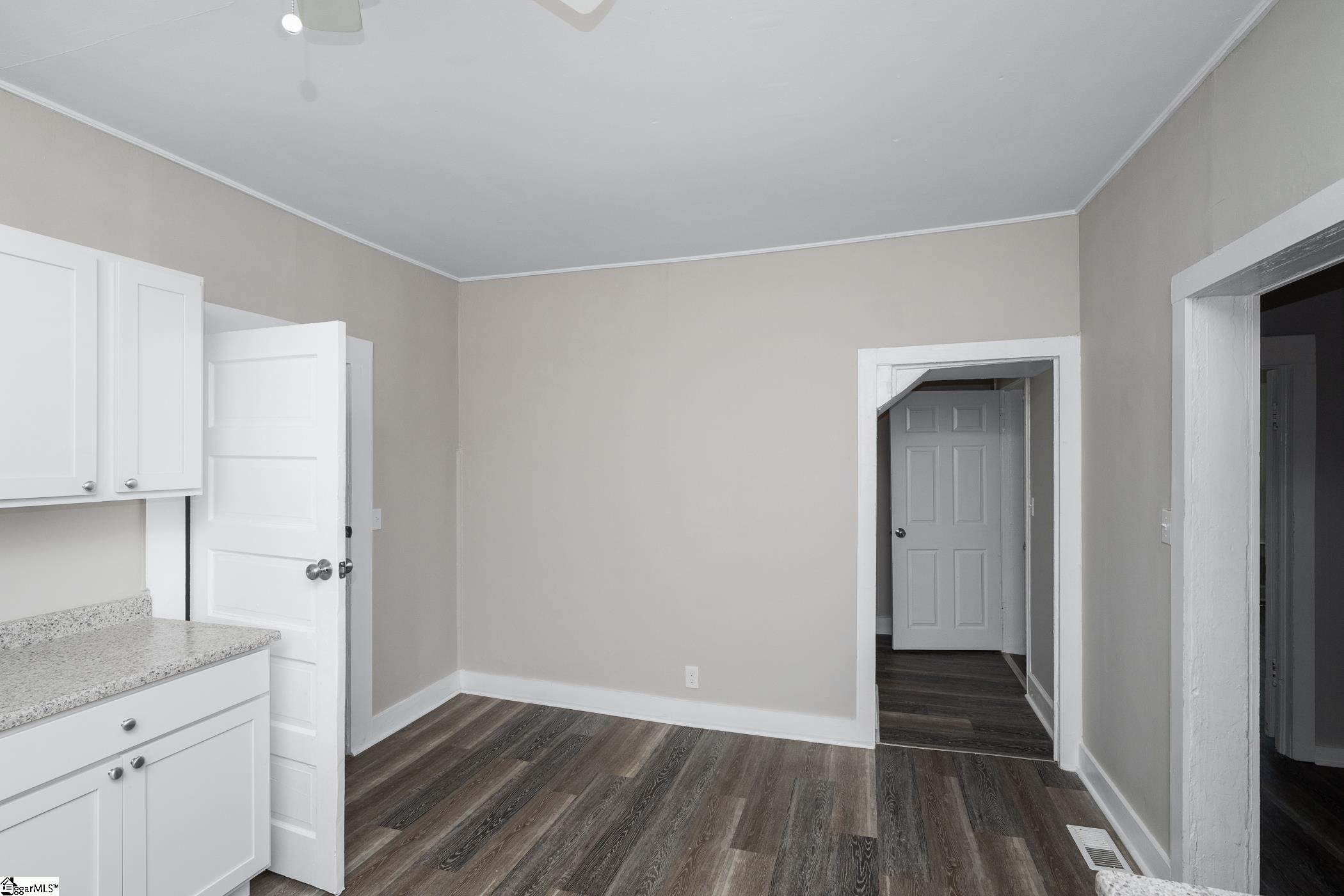 24 2nd Avenue Greenville, SC 29609