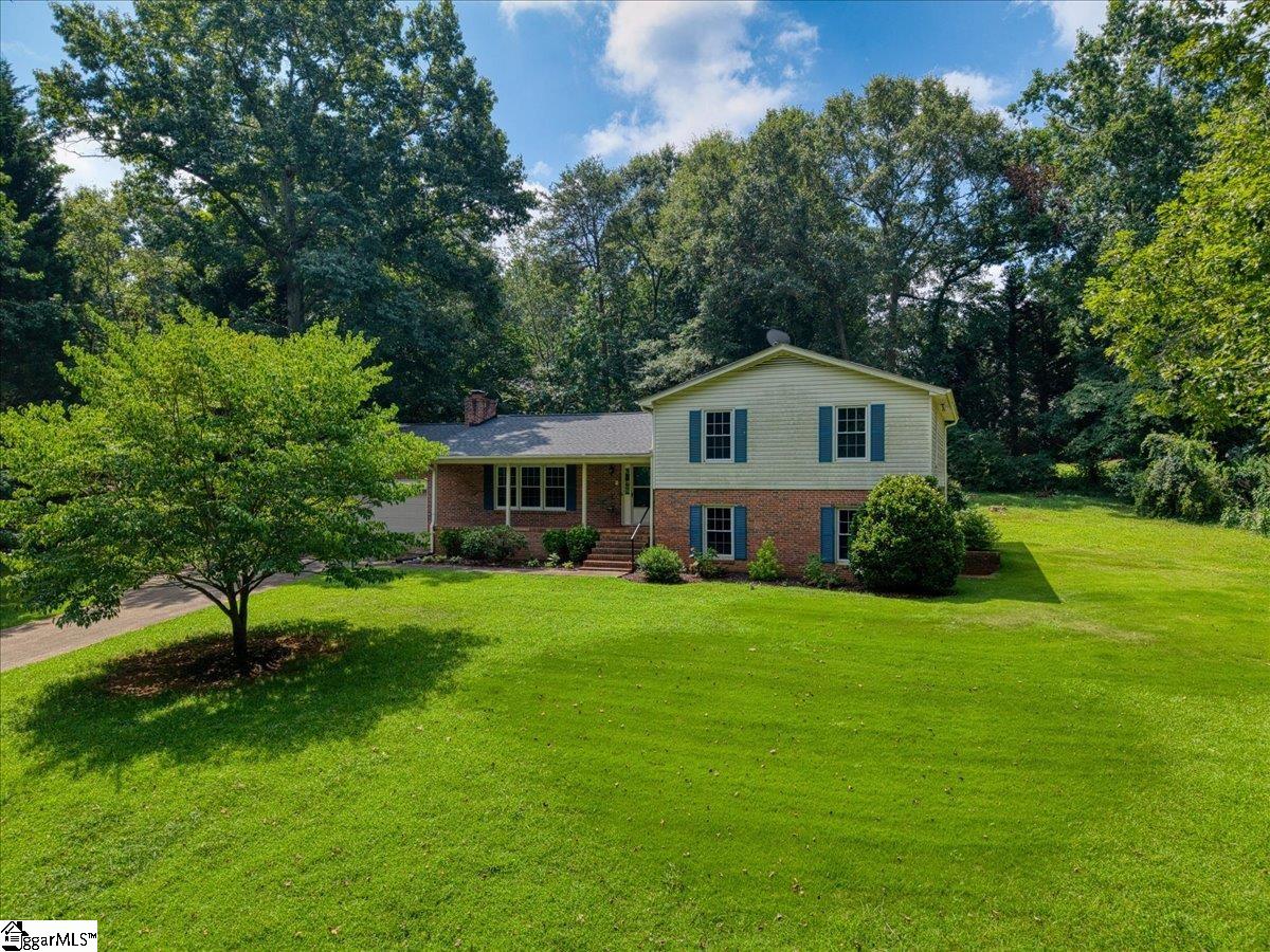 12 Lantern Drive Greer, SC 29651