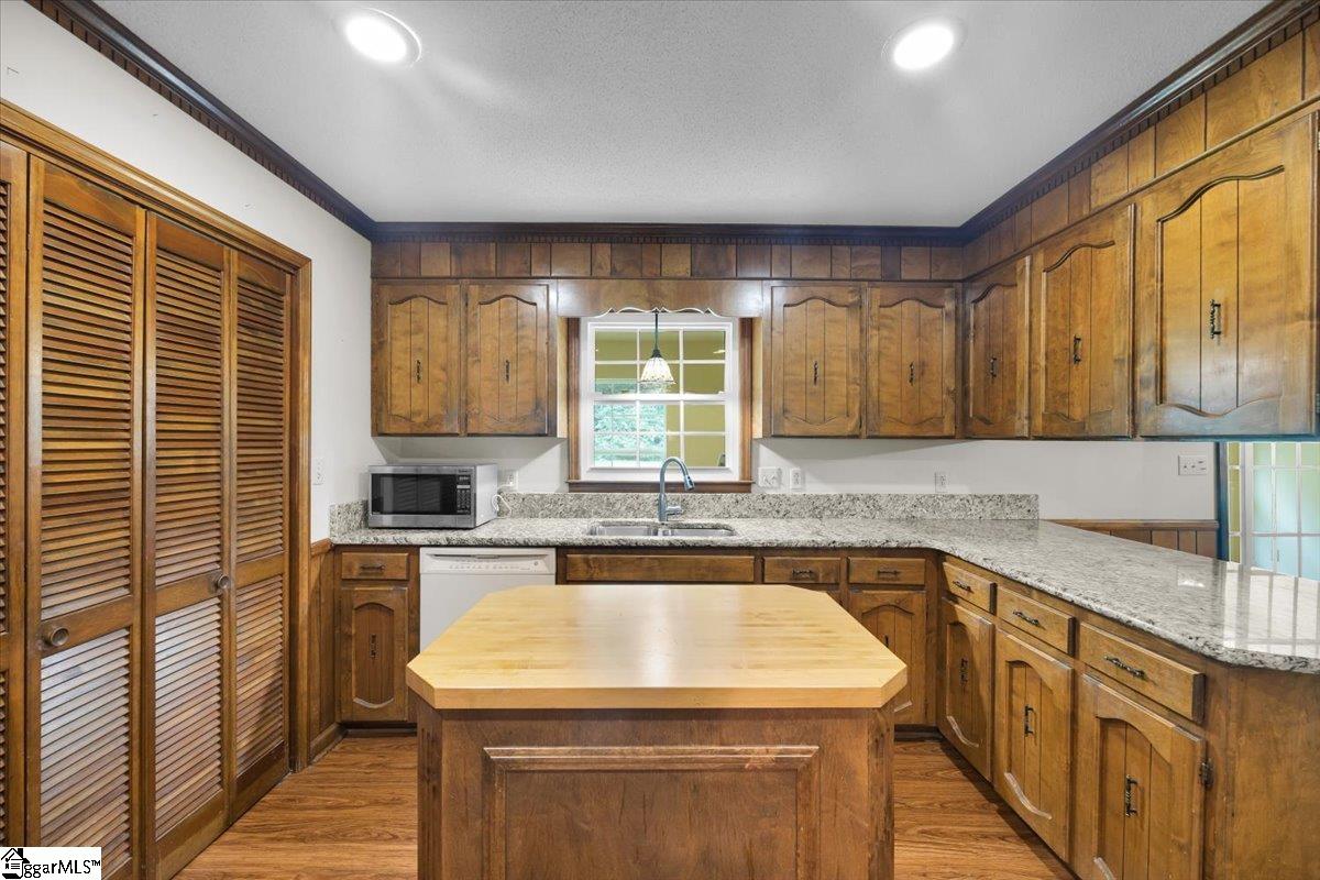 12 Lantern Drive Greer, SC 29651