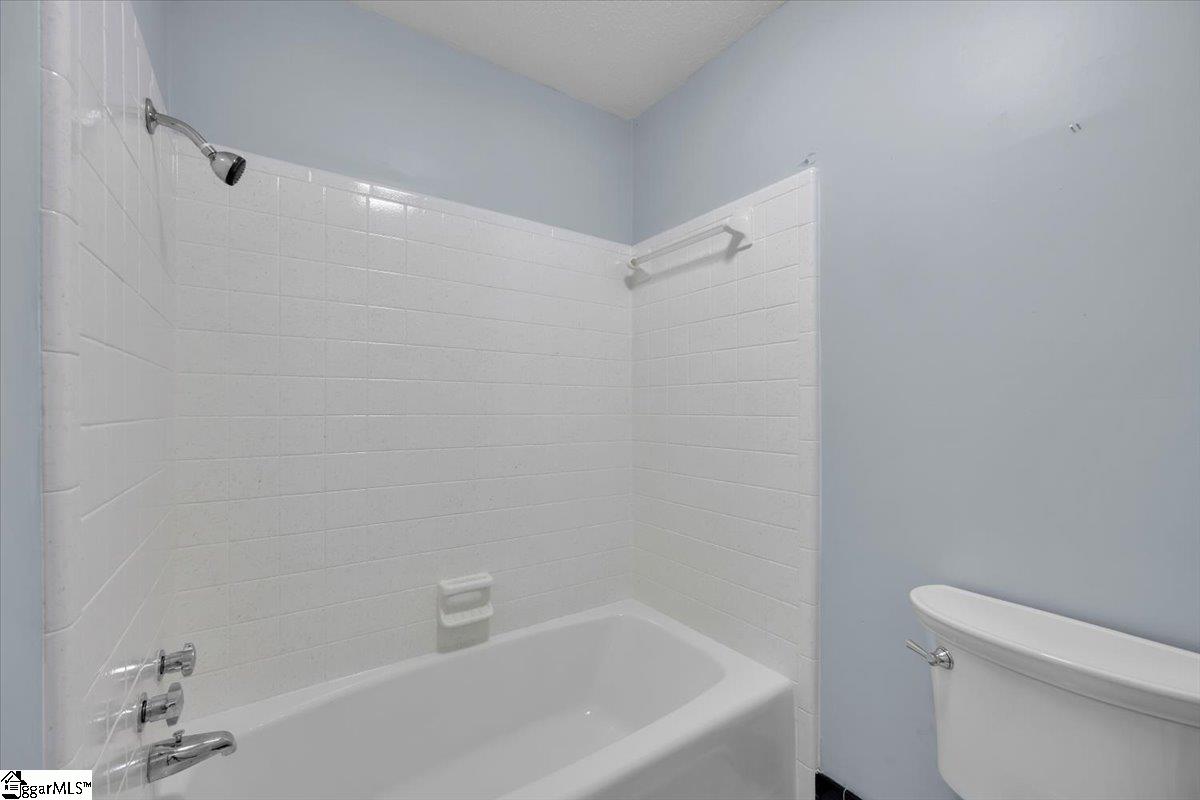 12 Lantern Drive Greer, SC 29651