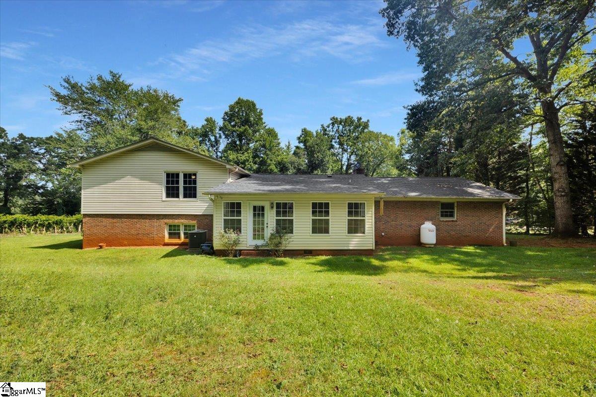 12 Lantern Drive Greer, SC 29651