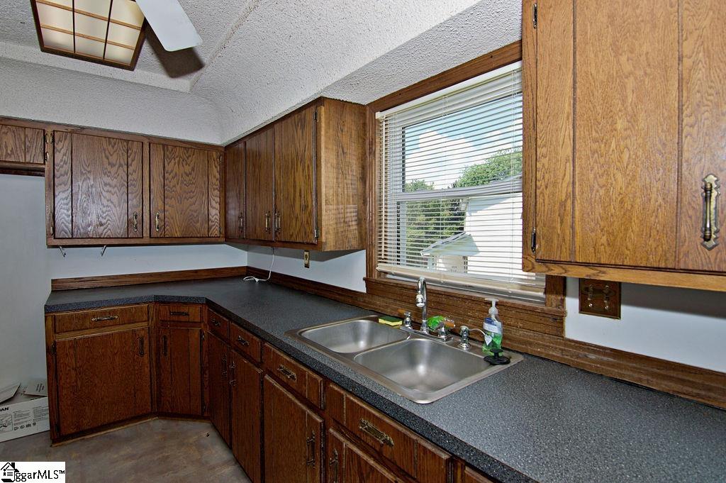 102 Julian Court Easley, SC 29642