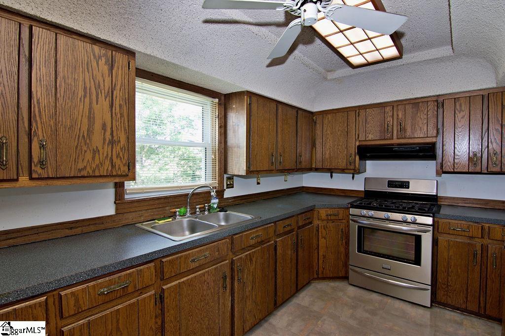 102 Julian Court Easley, SC 29642