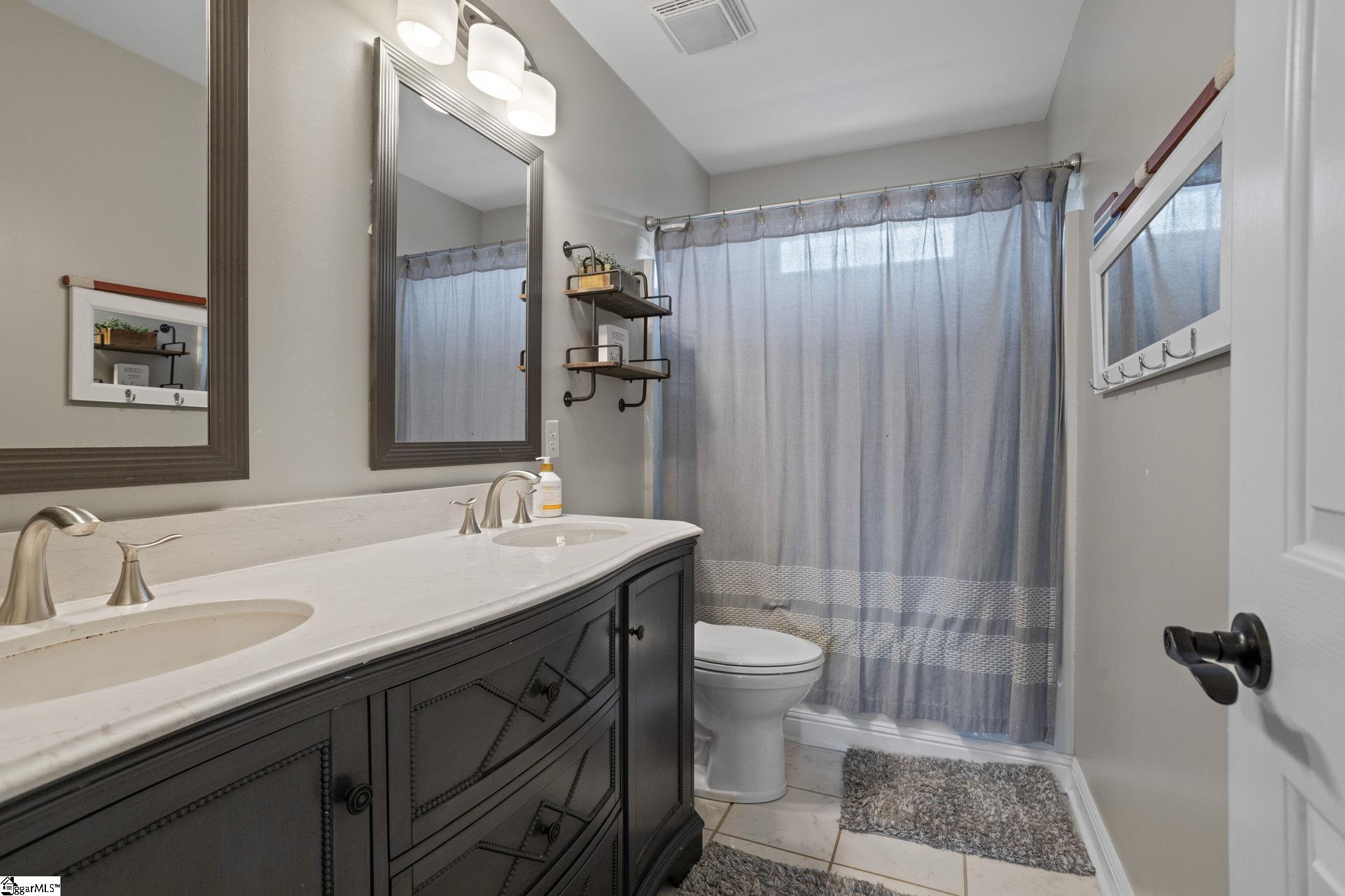 25 Mountain Rose Court Simpsonville, SC 29681