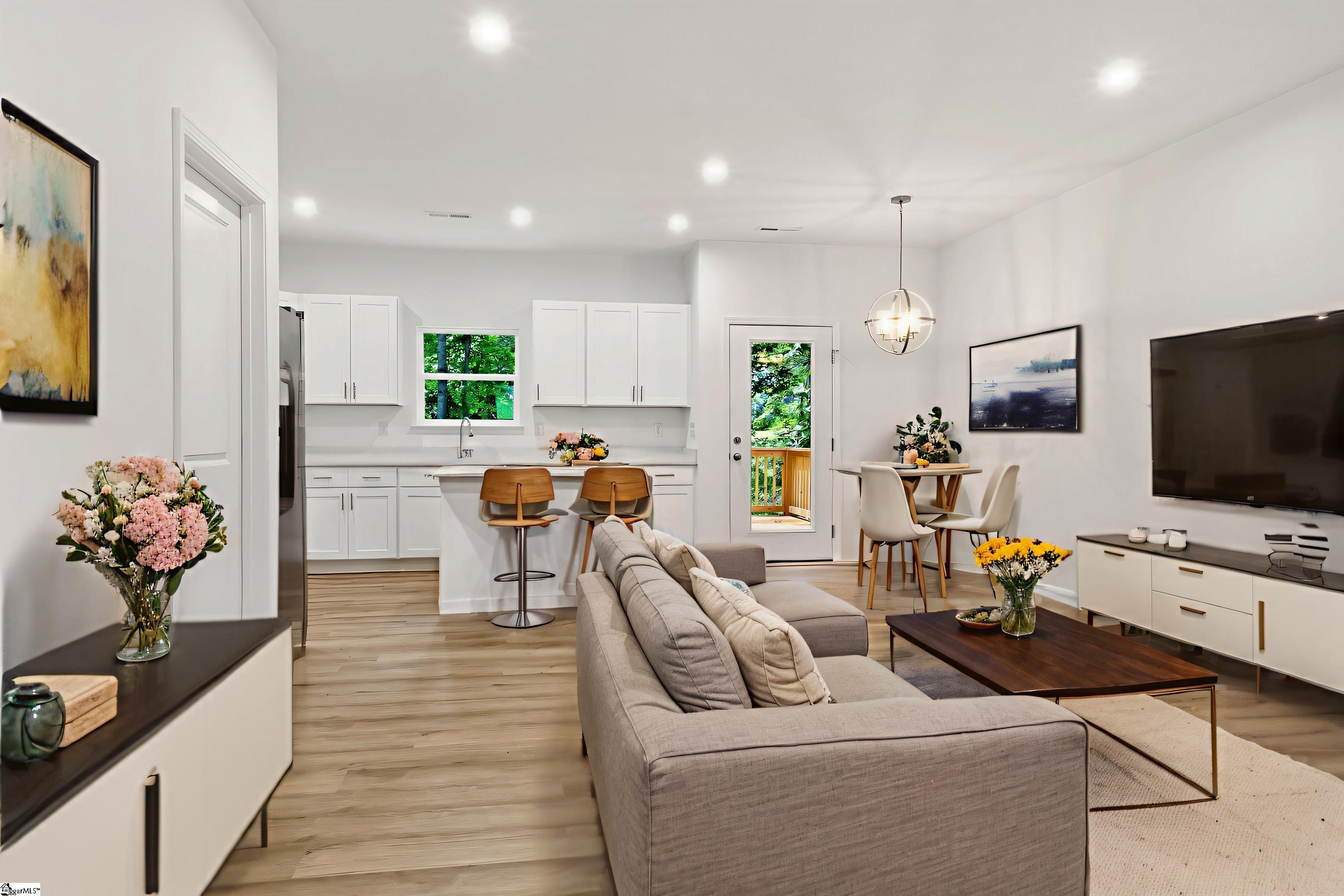 14 Polk Boulevard Greenville, SC 29611