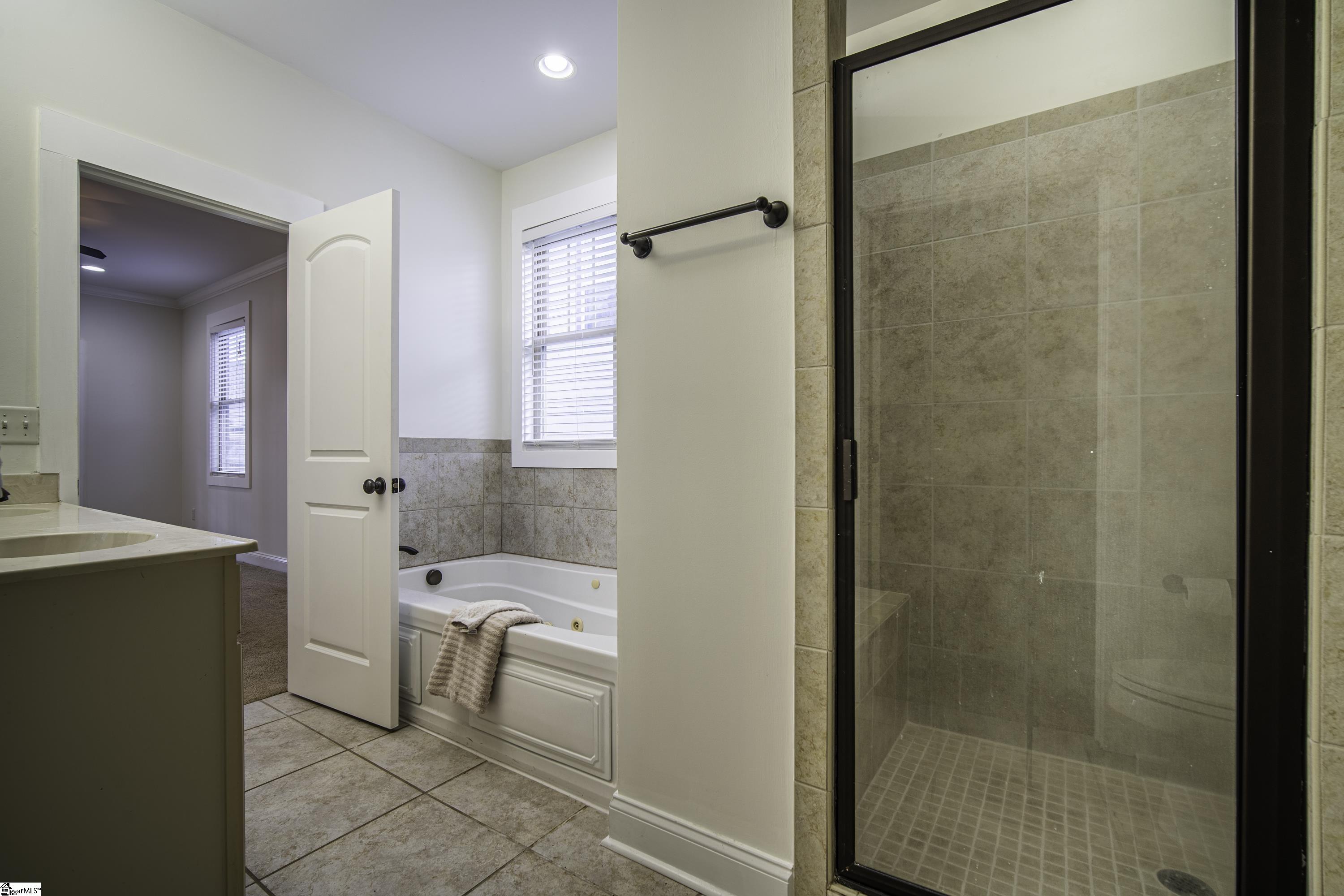 6 Worthington Court Simpsonville, SC 29681-3527