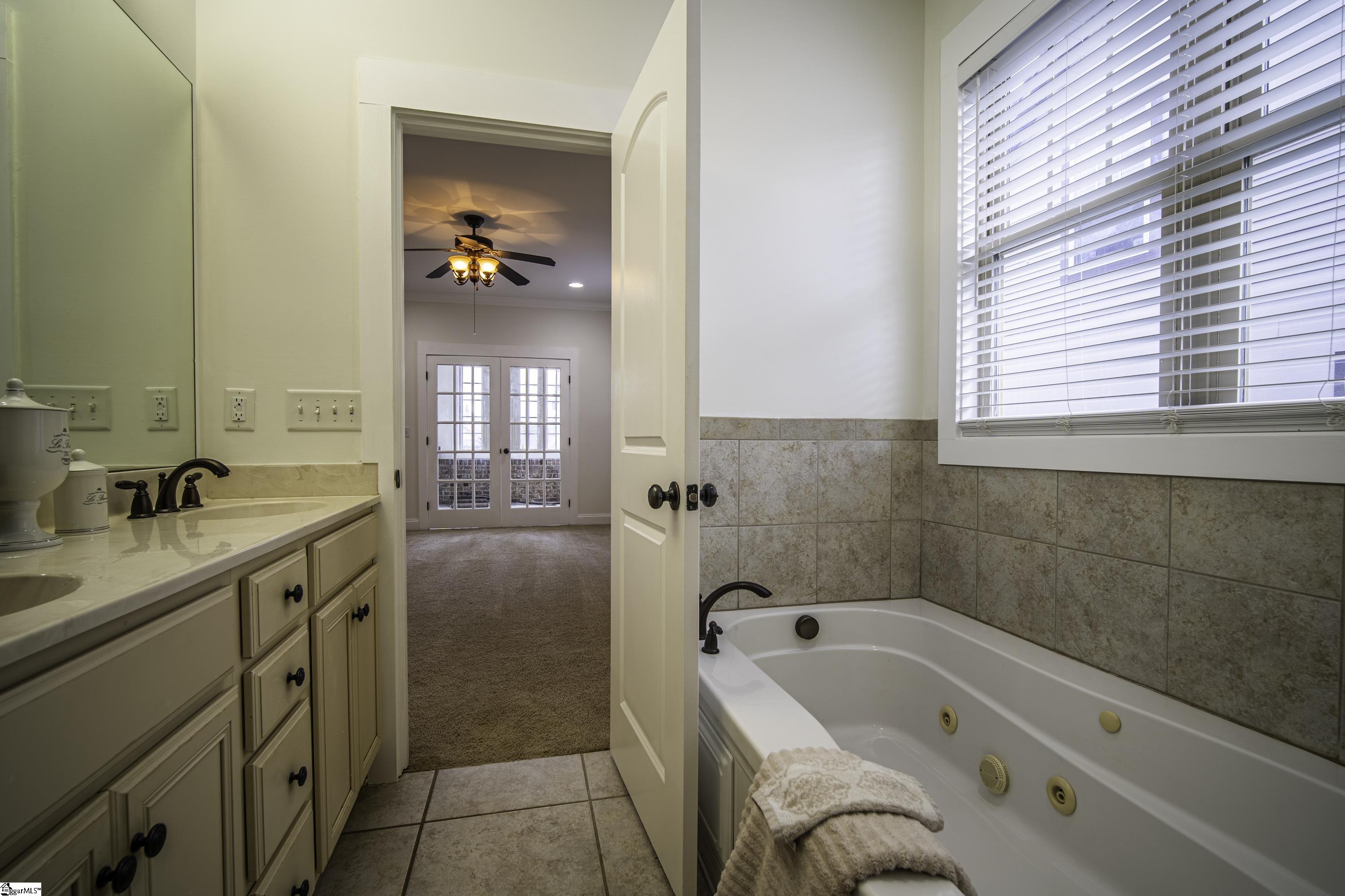 6 Worthington Court Simpsonville, SC 29681-3527