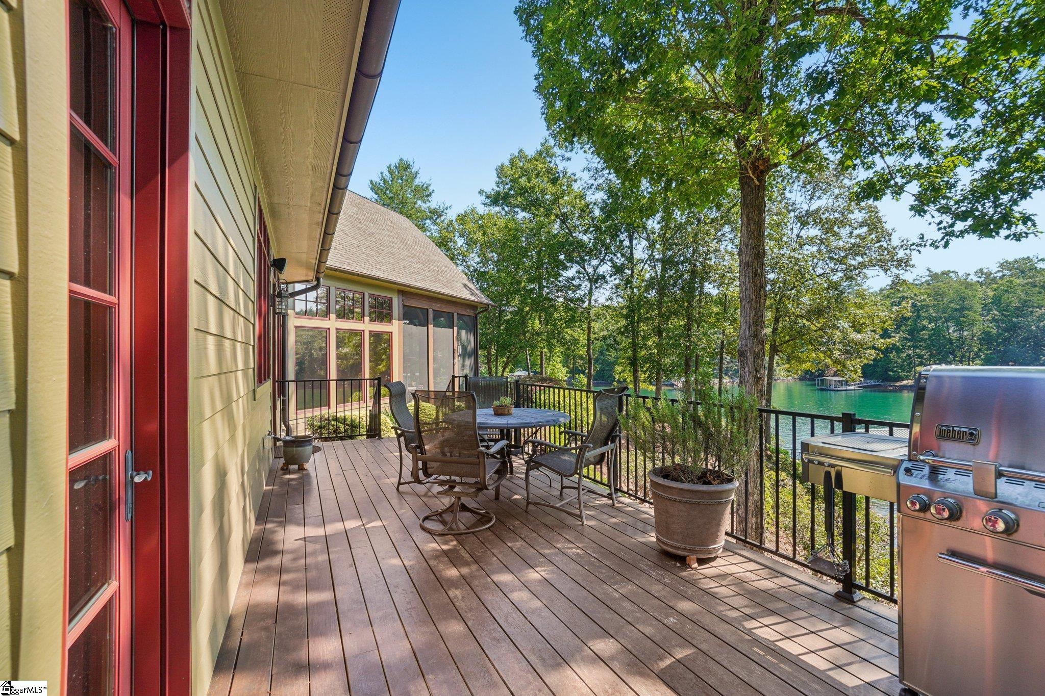 812 Lake View Court Salem, SC 29676