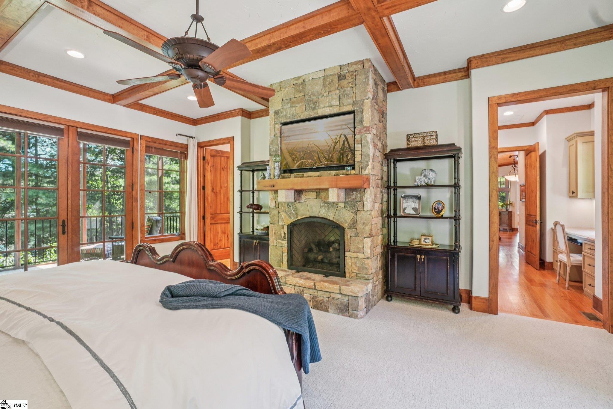 812 Lake View Court Salem, SC 29676