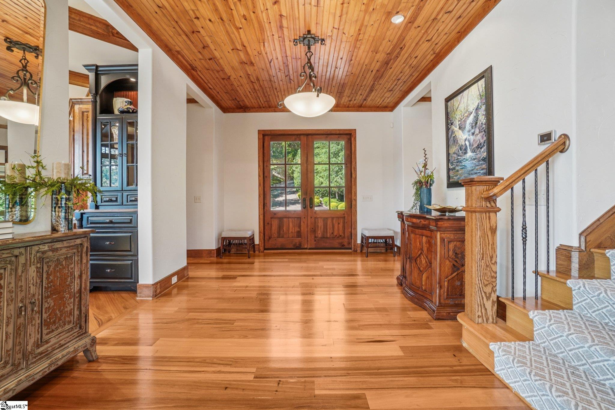 812 Lake View Court Salem, SC 29676