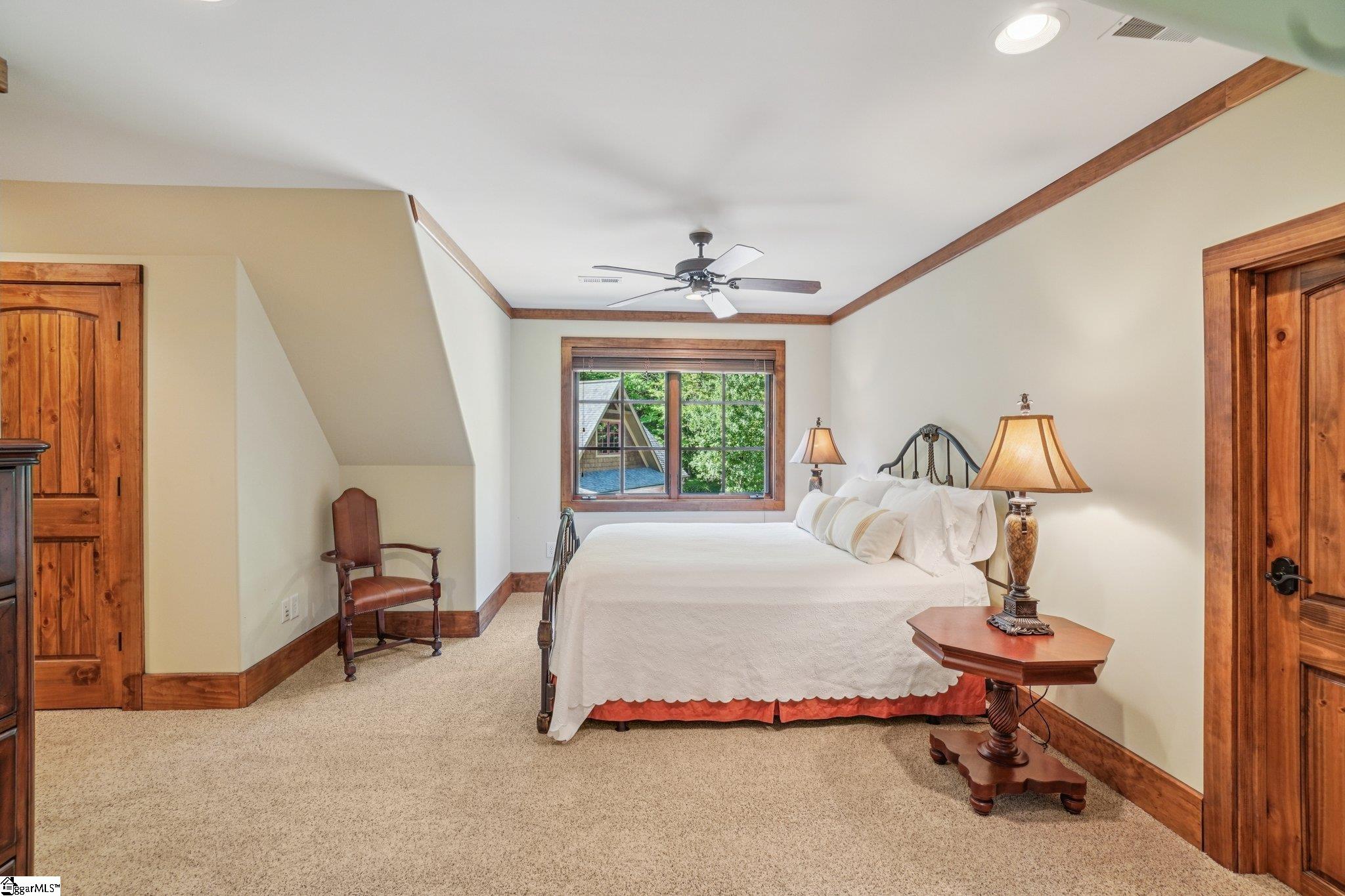 812 Lake View Court Salem, SC 29676