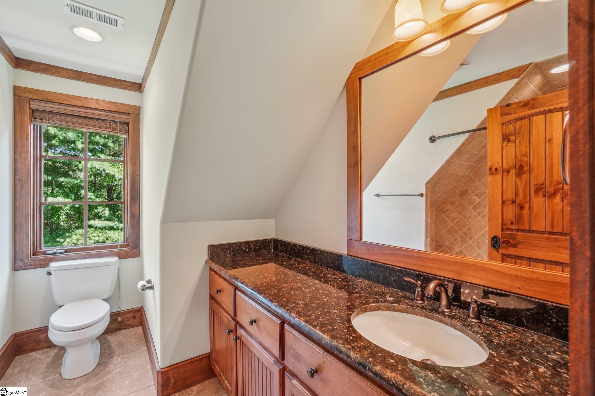 812 Lake View Court Salem, SC 29676