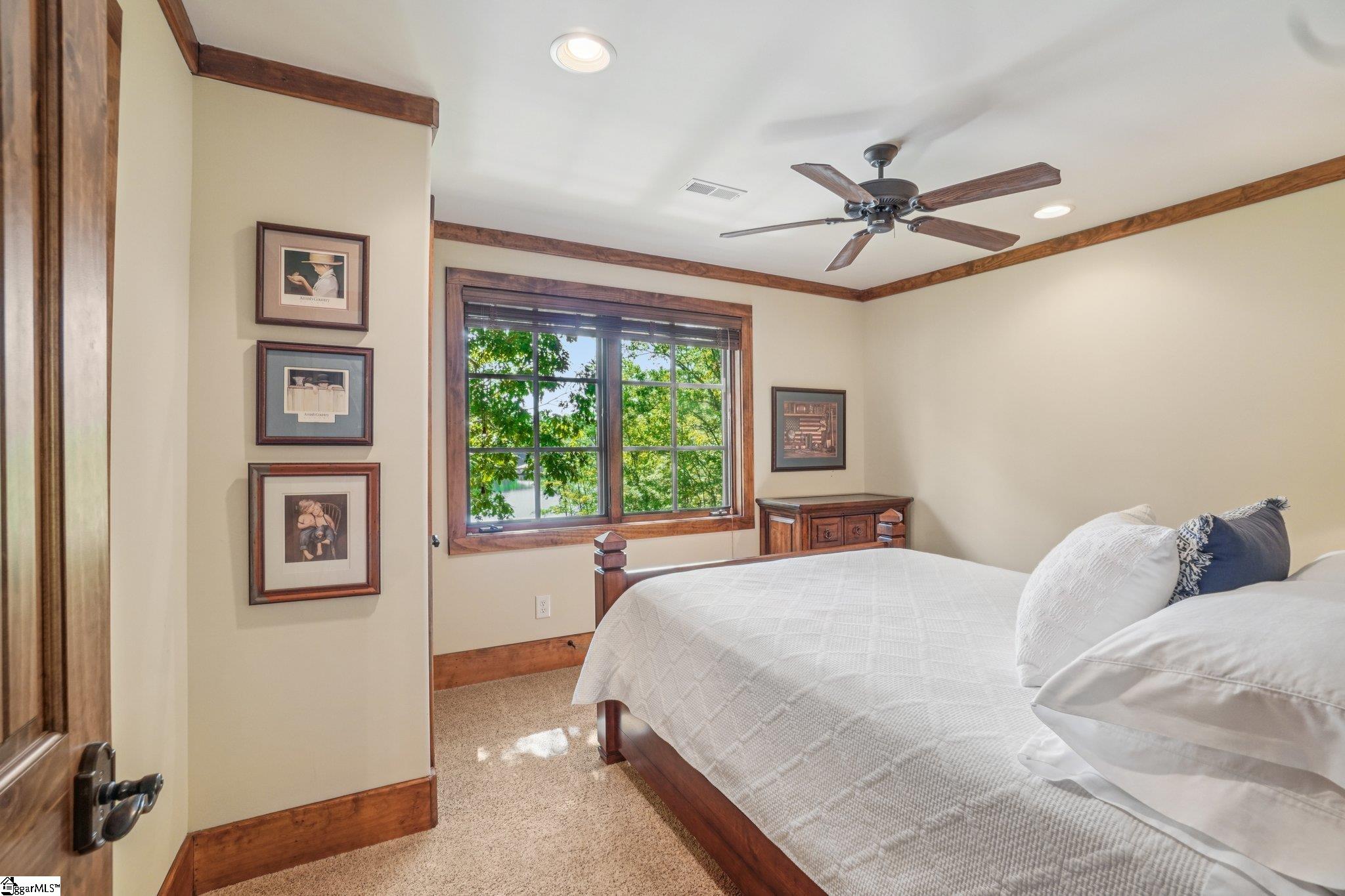 812 Lake View Court Salem, SC 29676