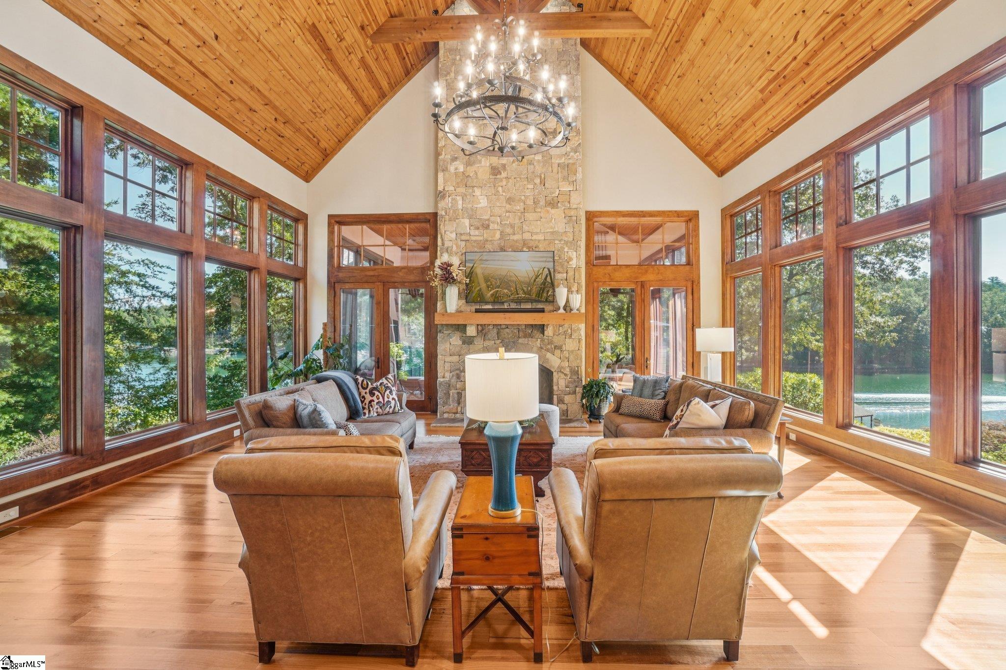 812 Lake View Court Salem, SC 29676