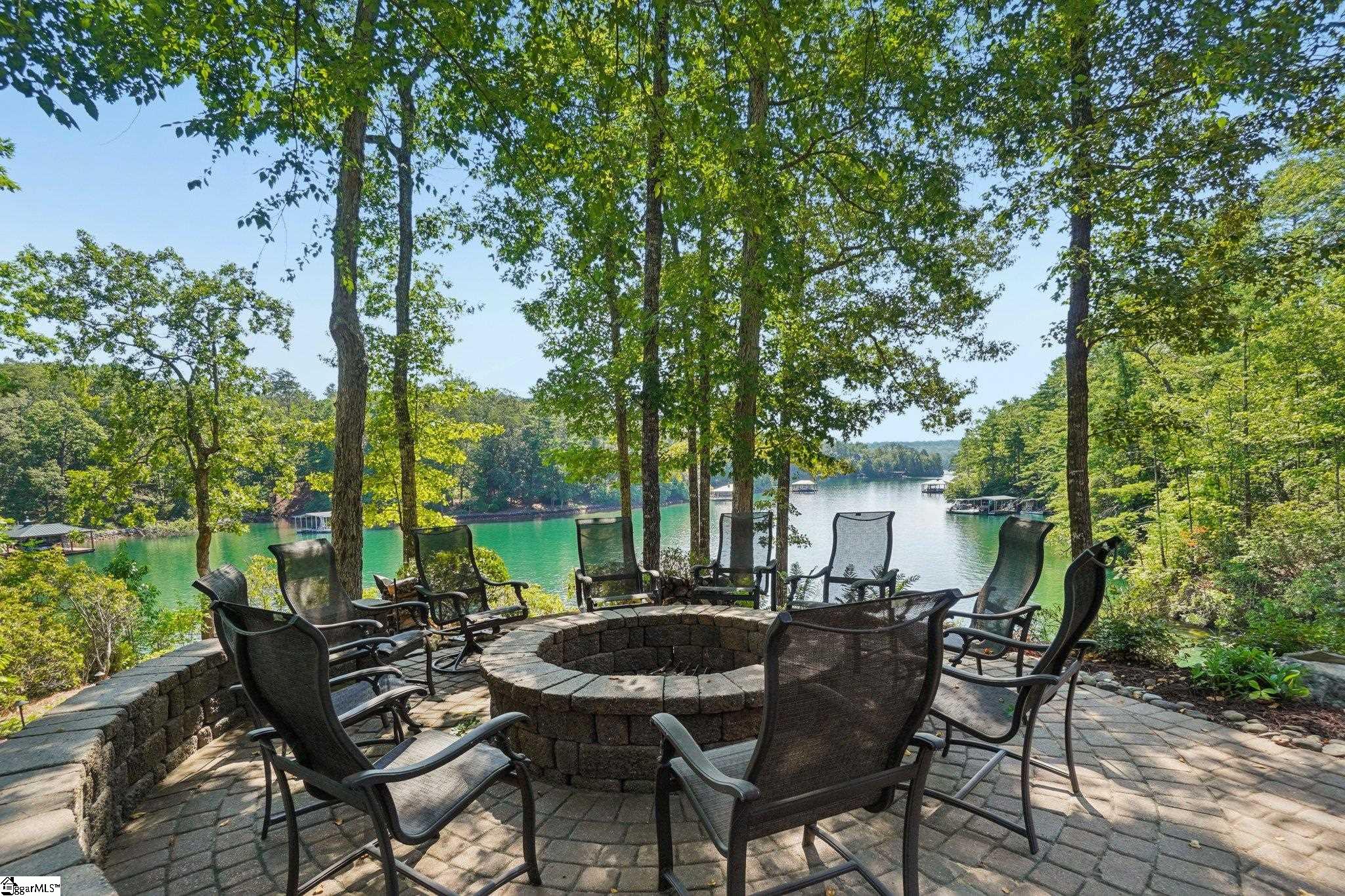 812 Lake View Court Salem, SC 29676