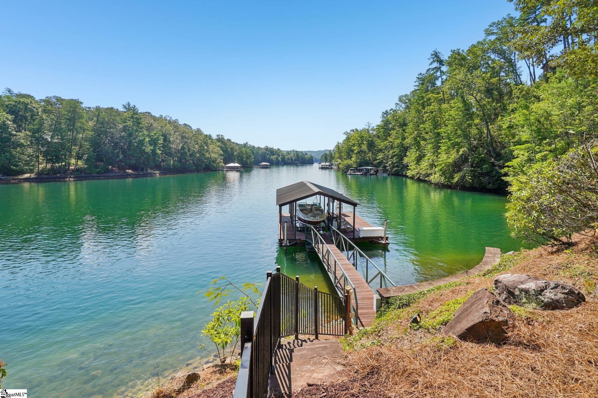 812 Lake View Court Salem, SC 29676
