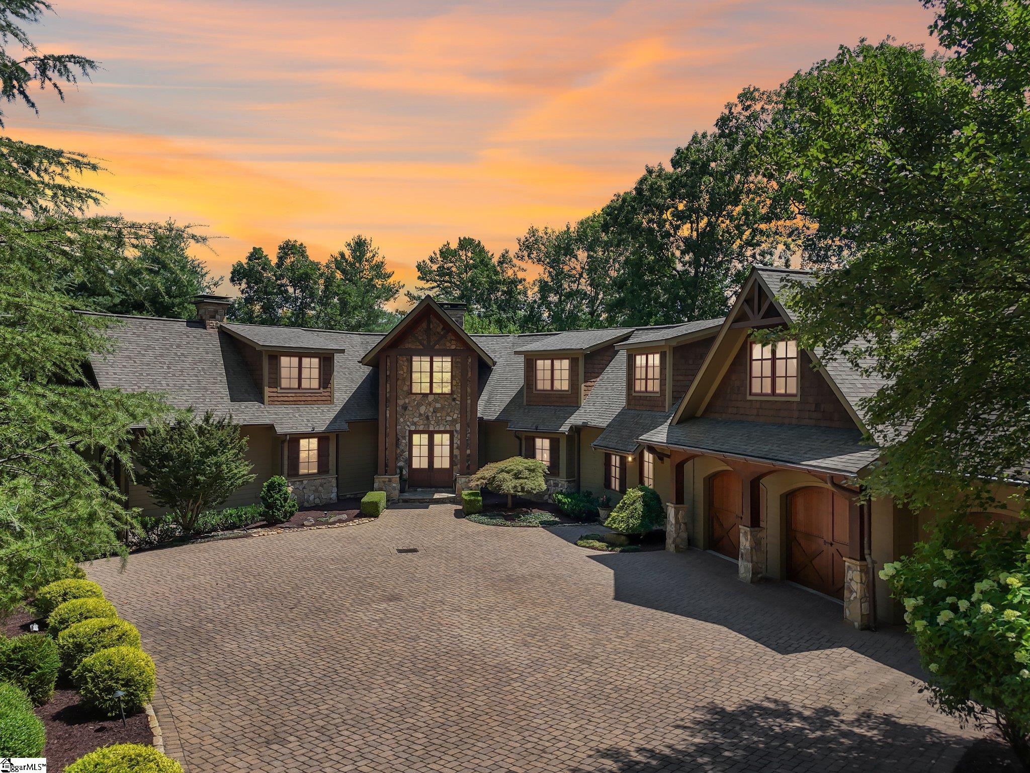 812 Lake View Court Salem, SC 29676