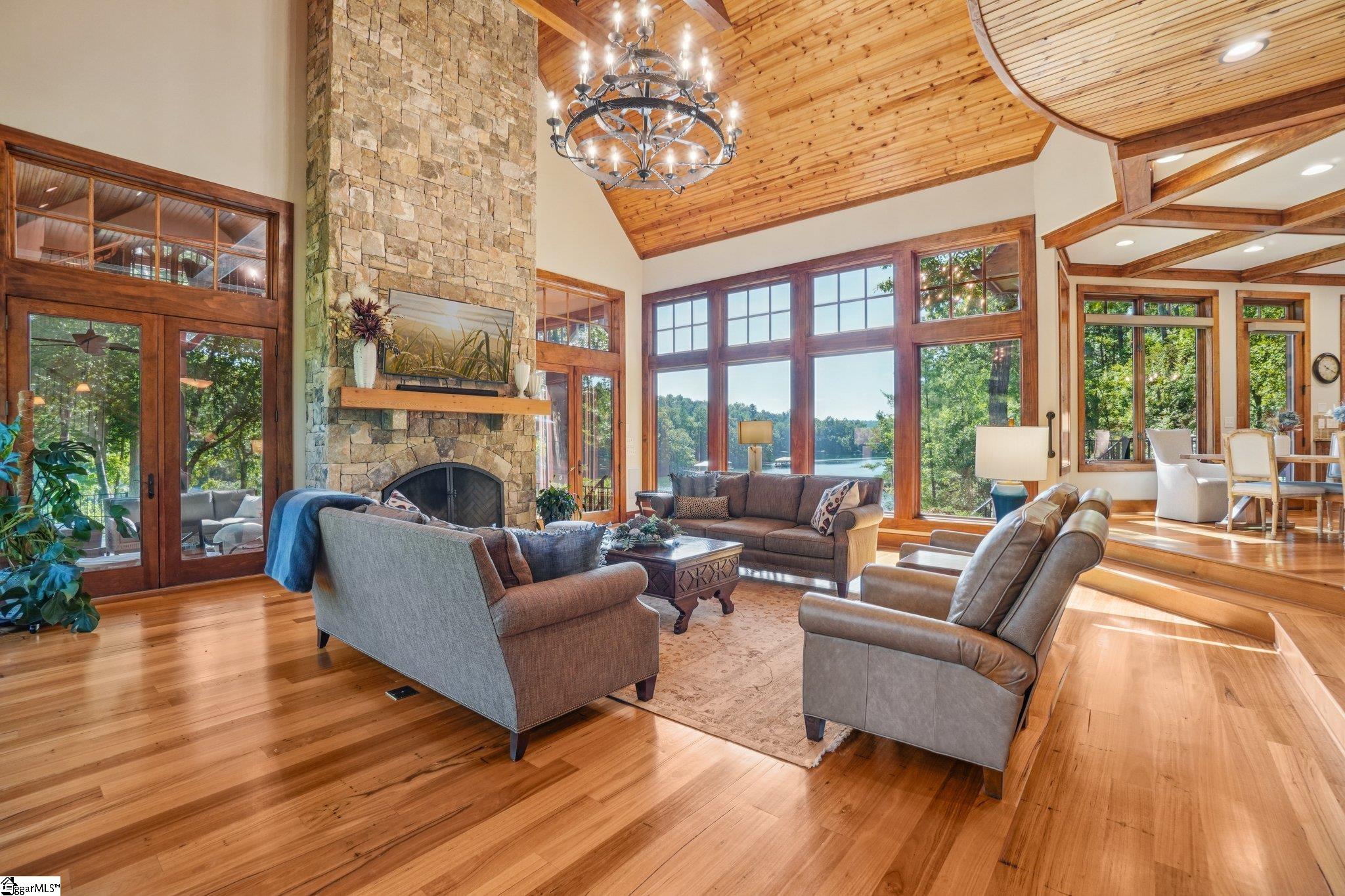 812 Lake View Court Salem, SC 29676