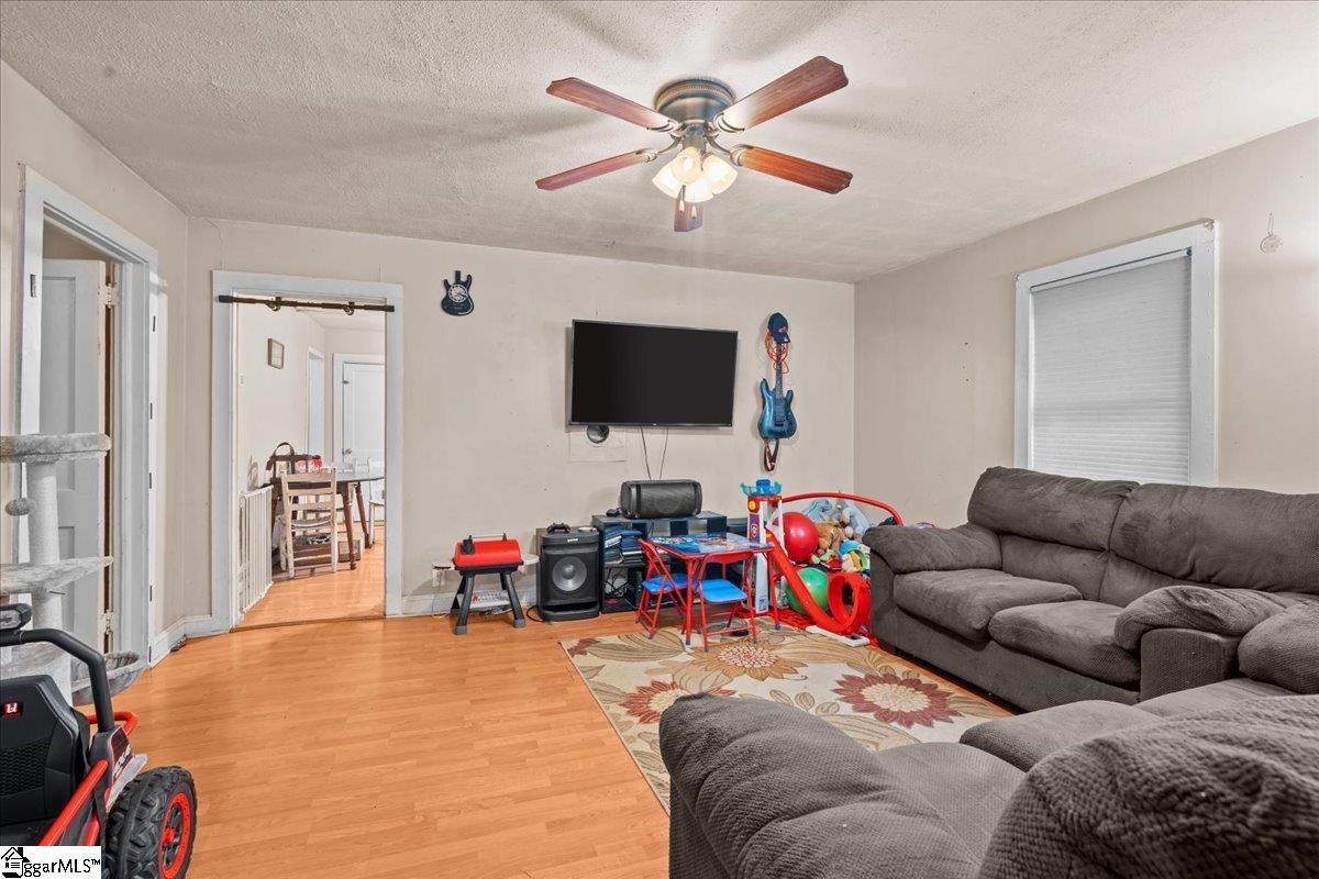 496 W Lee Street Pickens, SC 29671